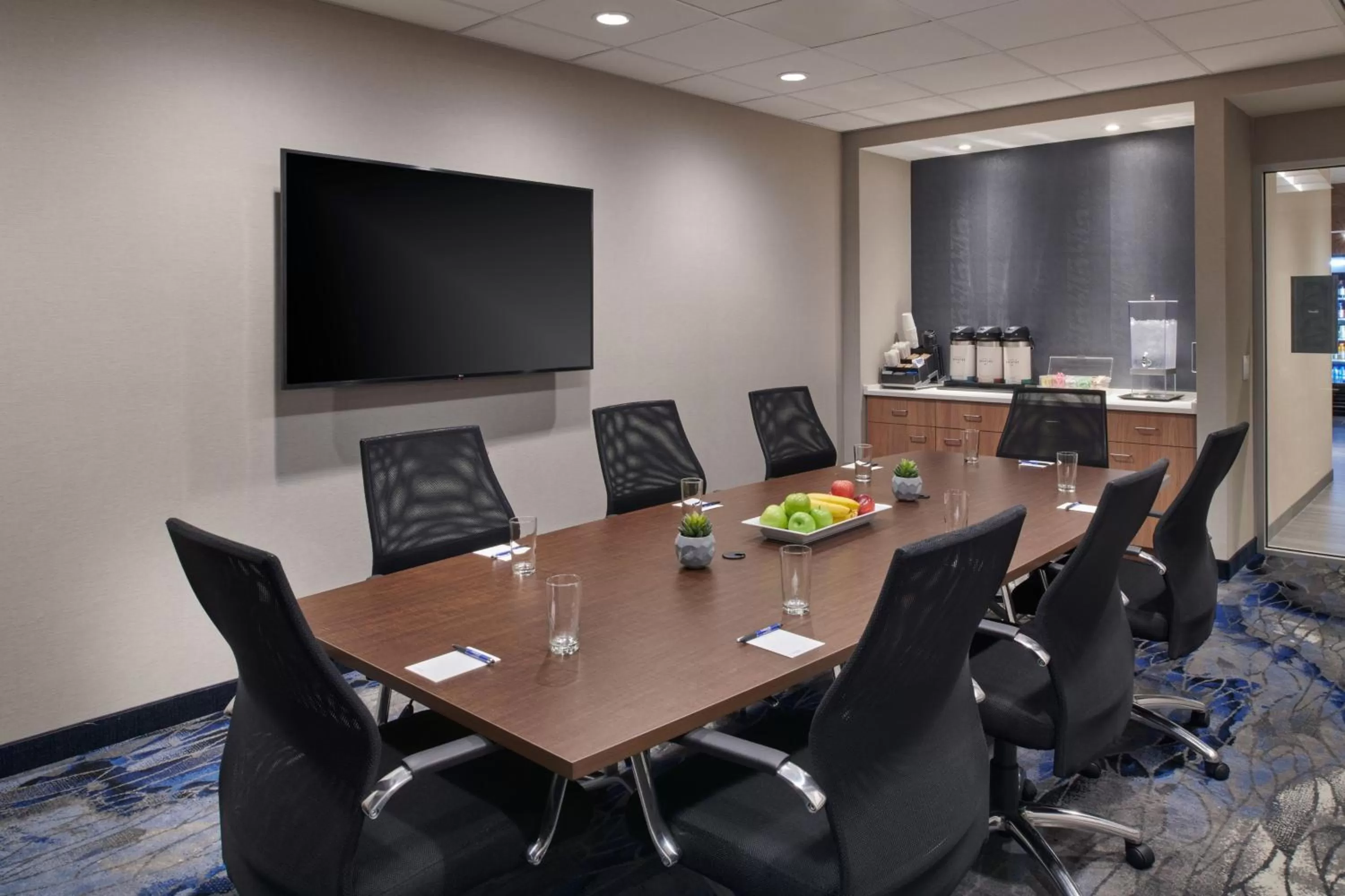 Meeting/conference room in Fairfield Inn & Suites by Marriott Chicago O'Hare