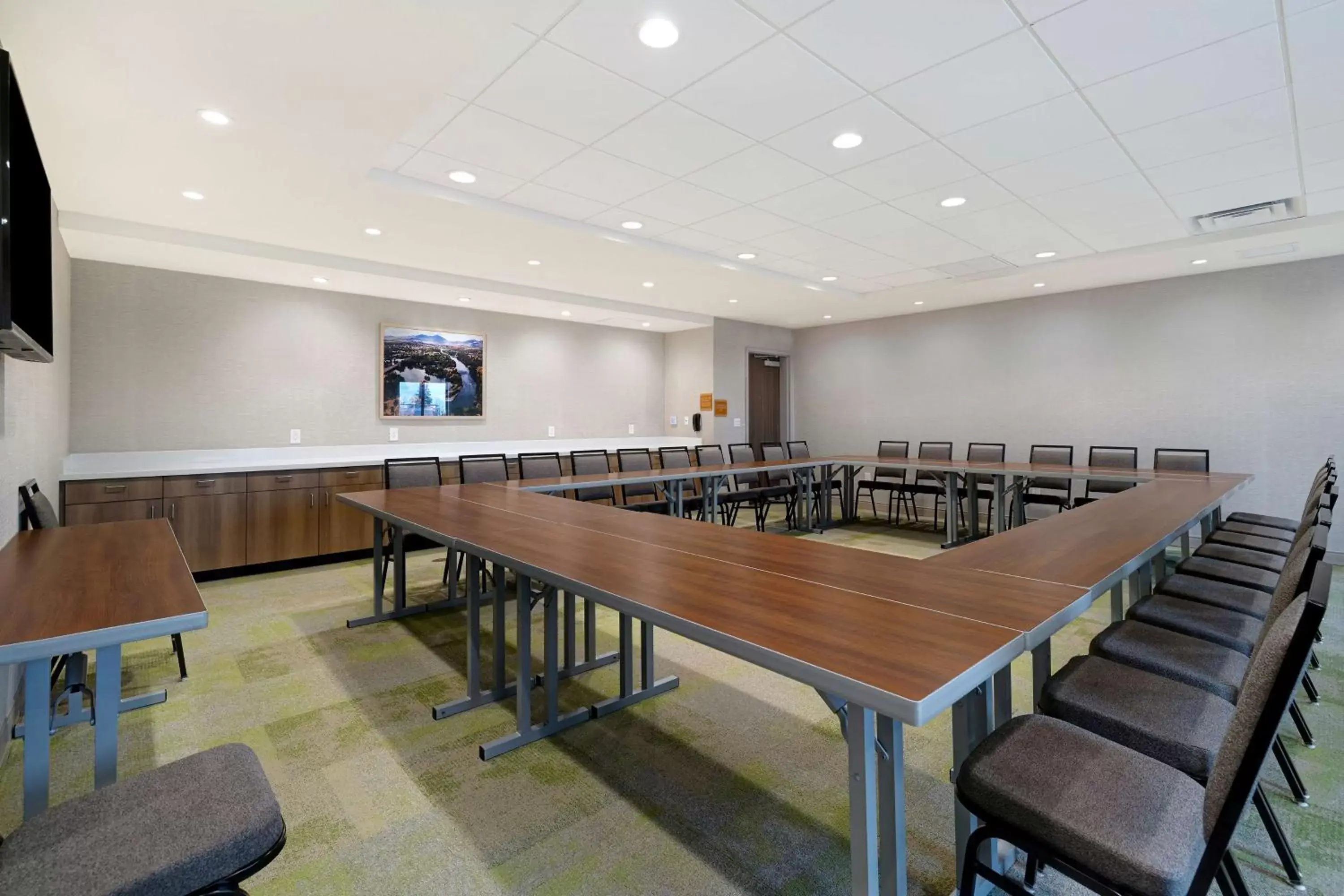 Meeting/conference room in Home2 Suites By Hilton Redding