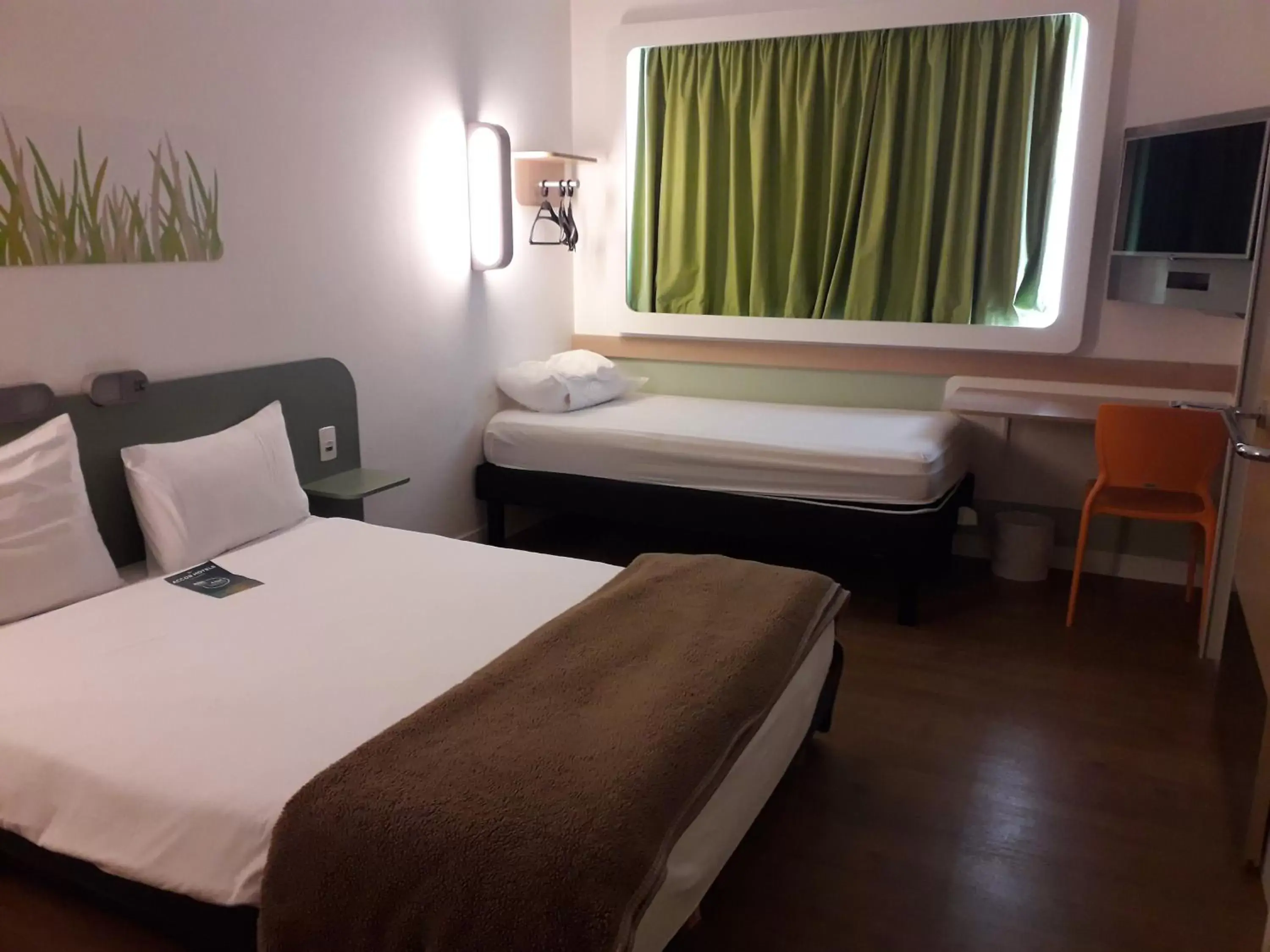 People, Bed in ibis budget Osasco