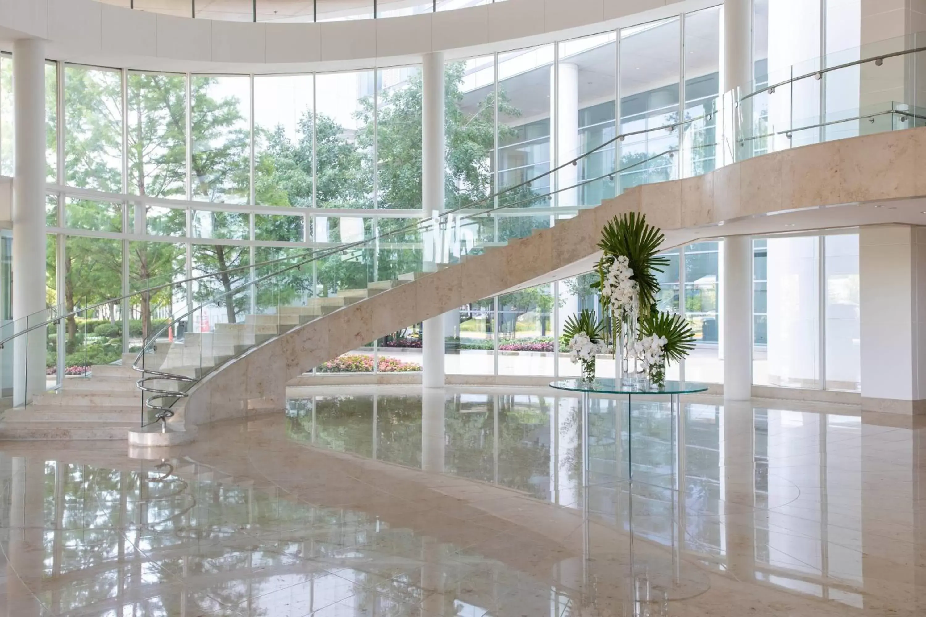 Lobby or reception, Swimming Pool in Renaissance Schaumburg Convention Center Hotel