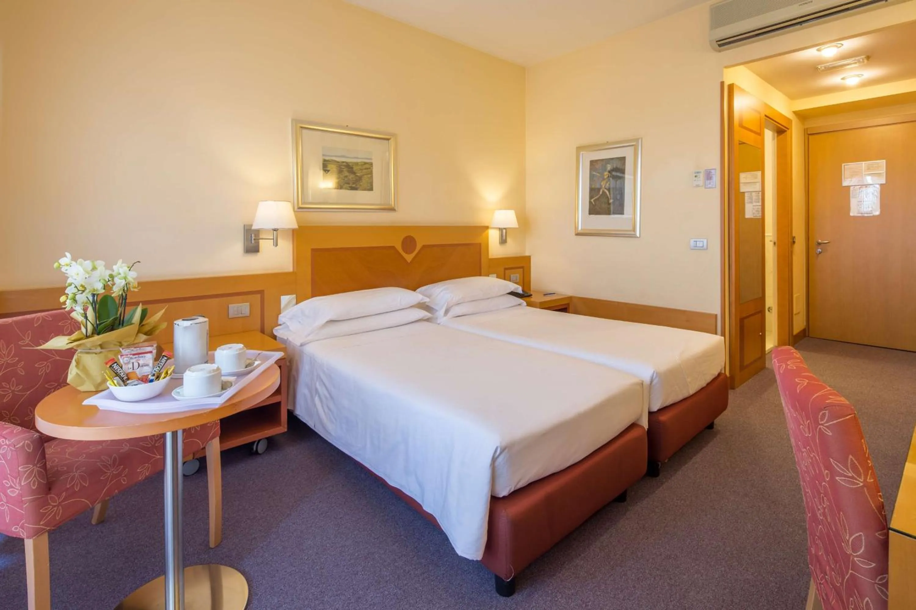 Balcony/Terrace, Bed in Best Western Hotel I Triangoli