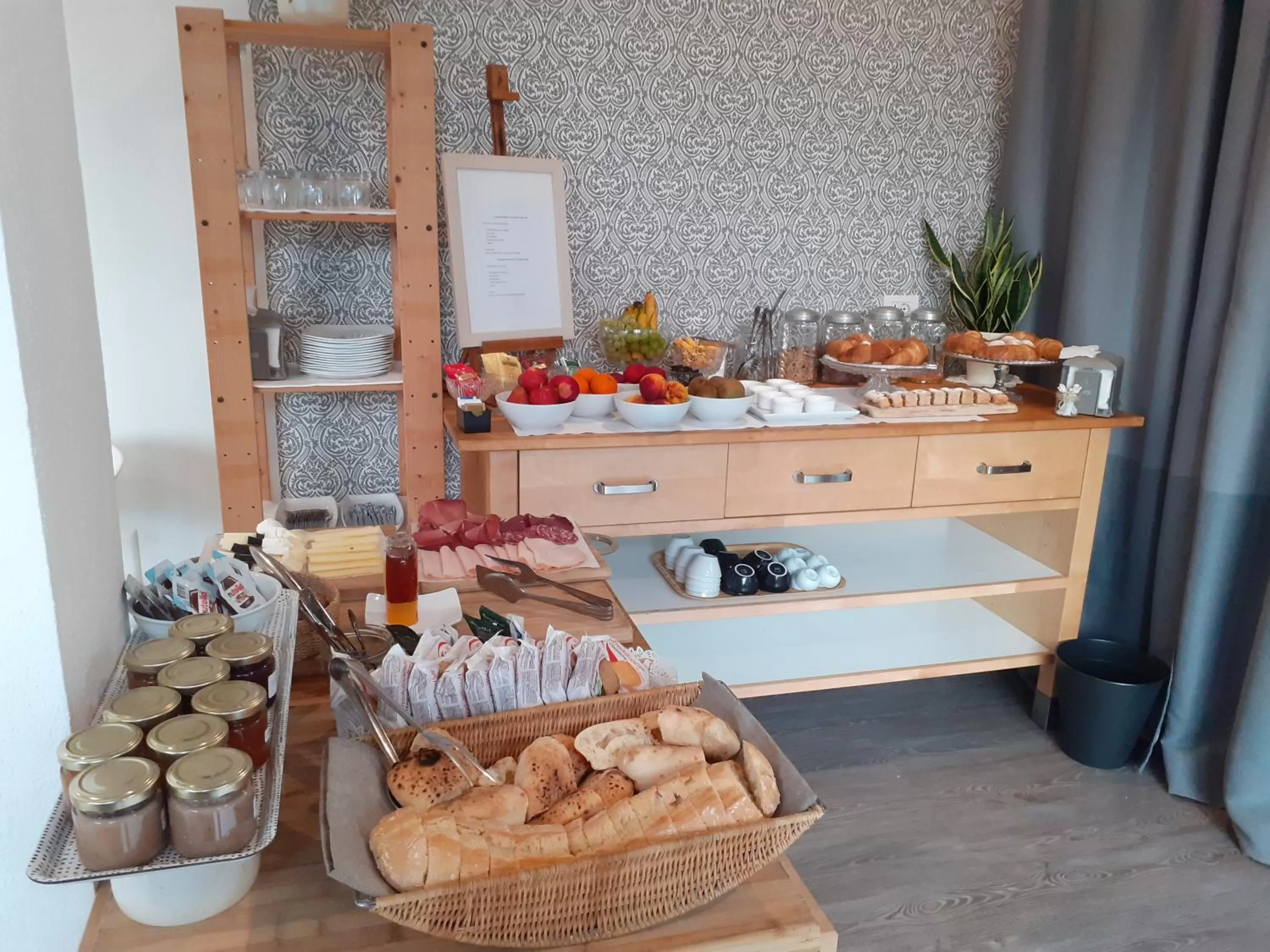 Breakfast in Casa Lidia - ALLOGGI SMART