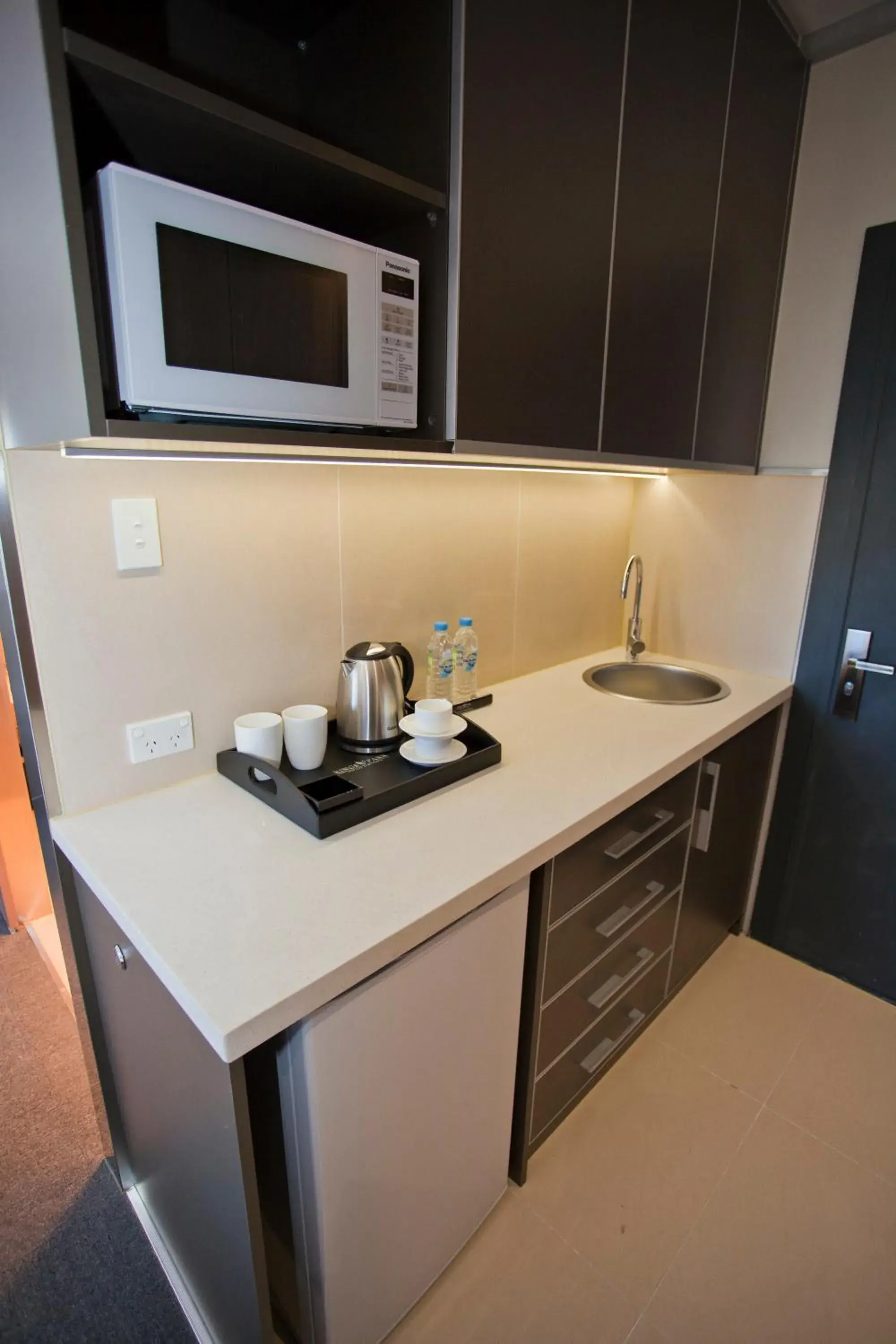 Coffee/tea facilities, Kitchen/Kitchenette in Kings Park - Accommodation