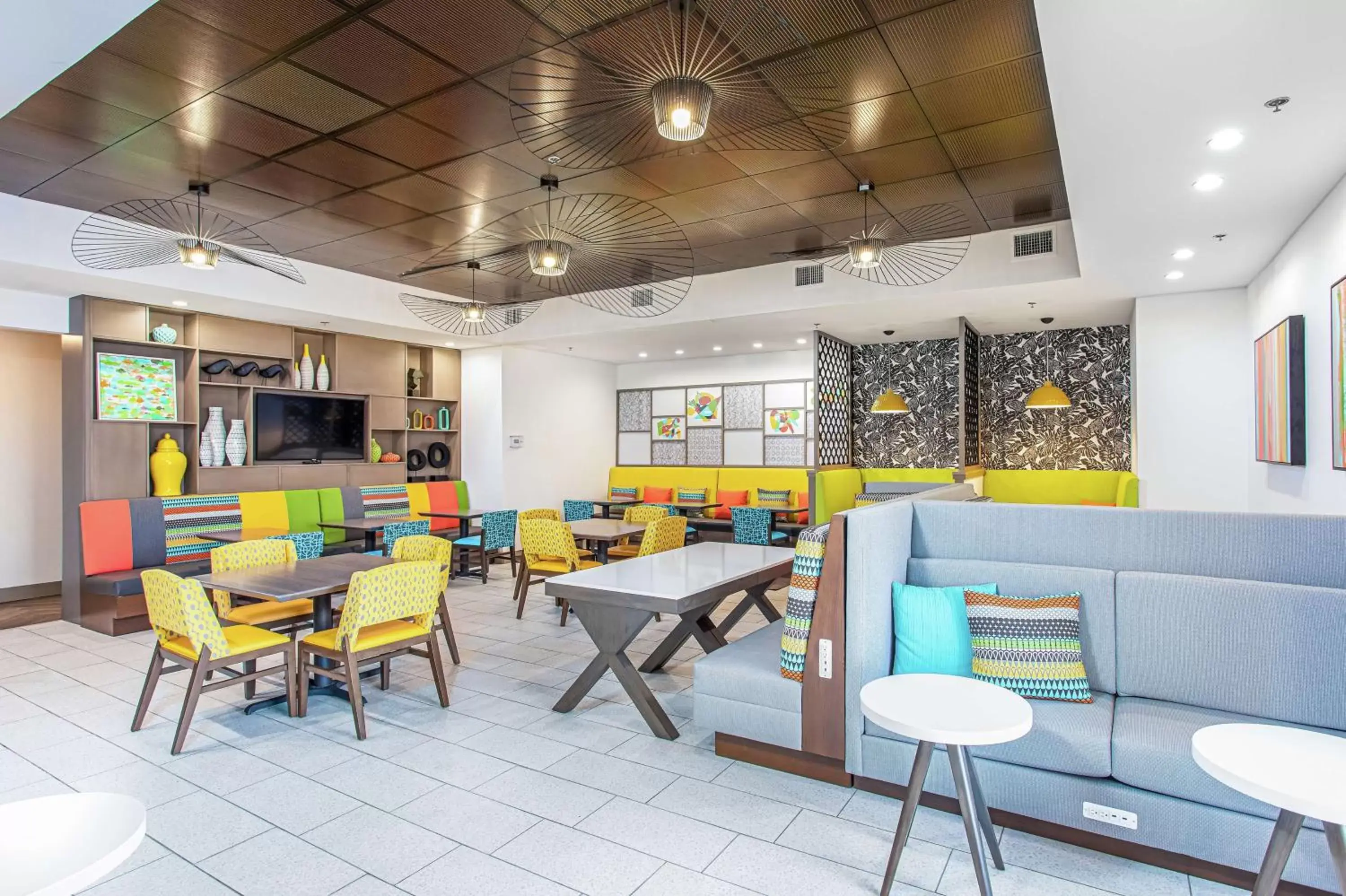 Lobby or reception, Restaurant/Places to Eat in Hampton Inn Pensacola Beach