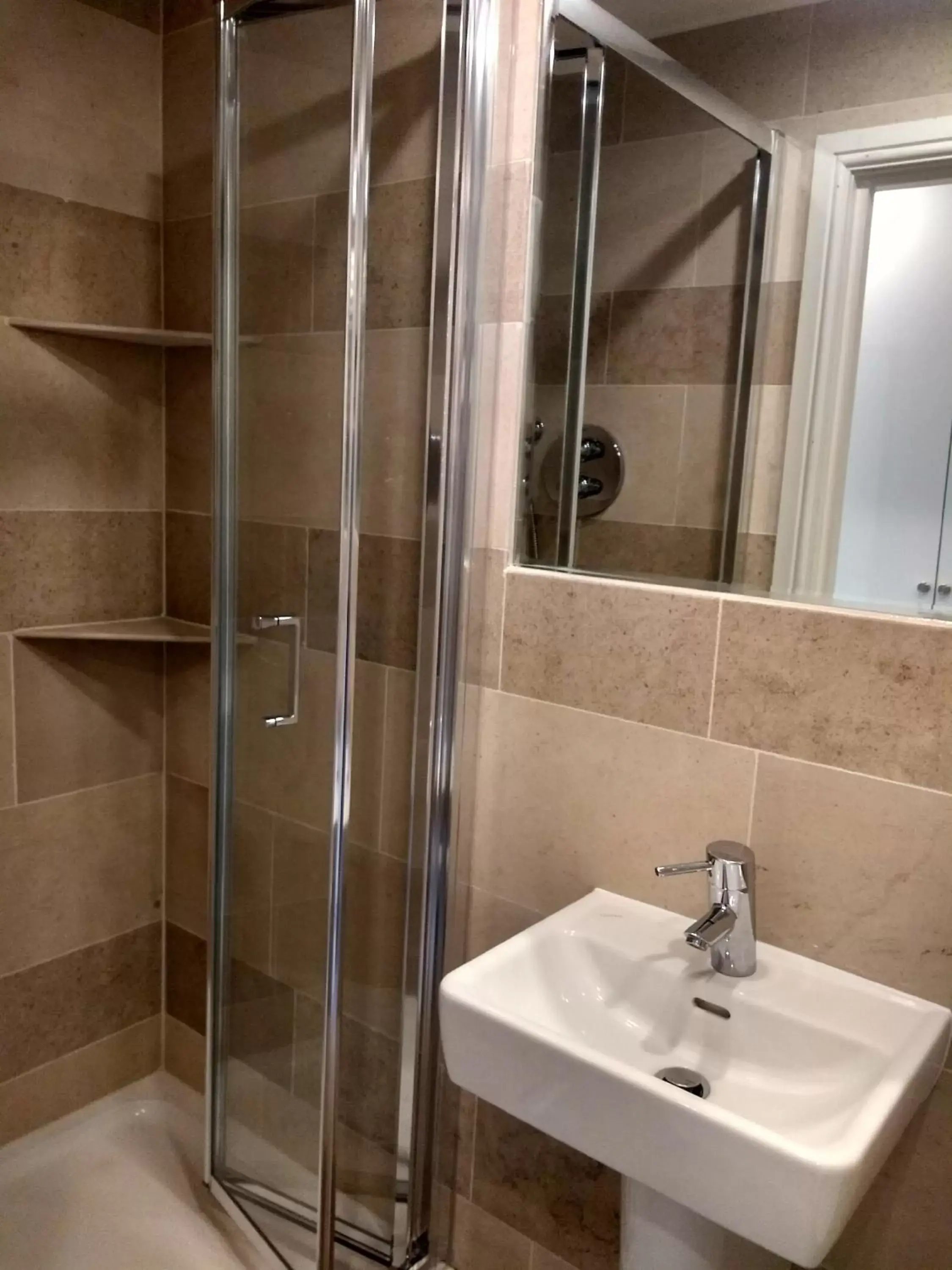 Shower, Bathroom in NOX Olympia