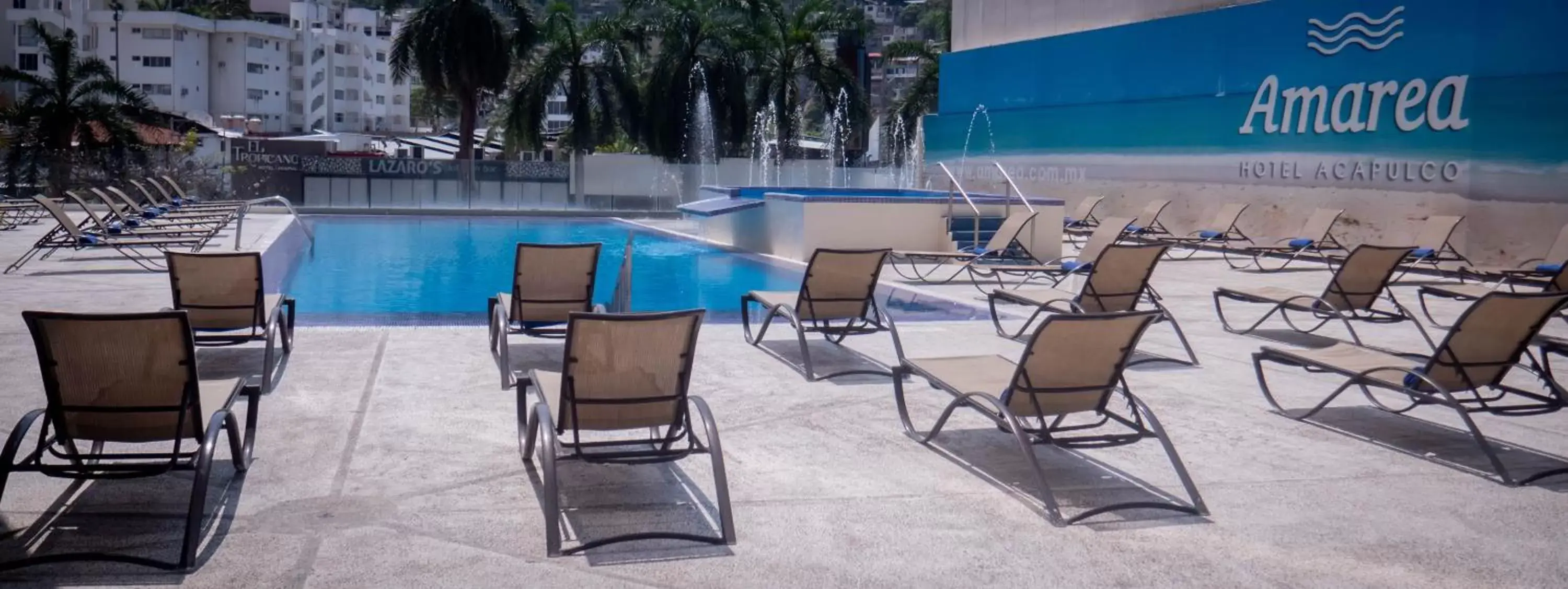 Swimming Pool in Amarea Hotel Acapulco