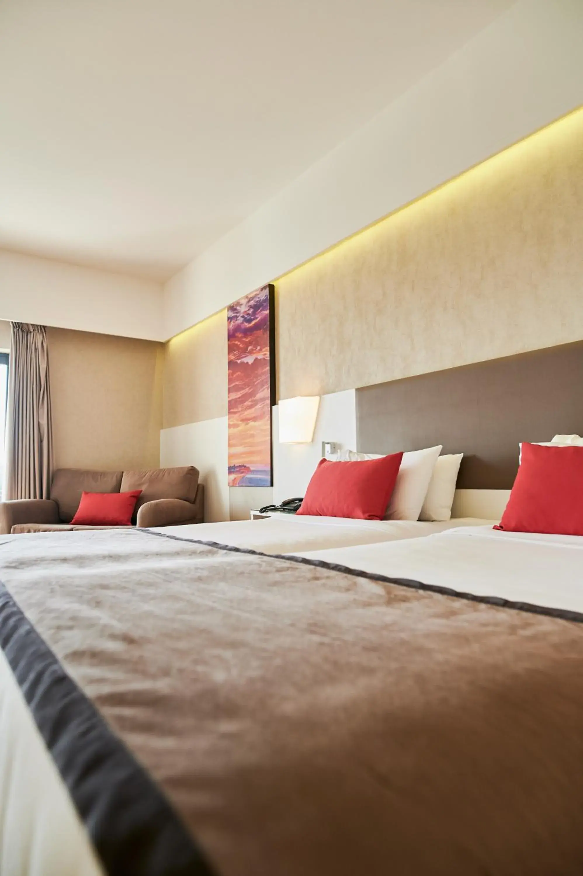 Bed in Ramada Plaza Thraki