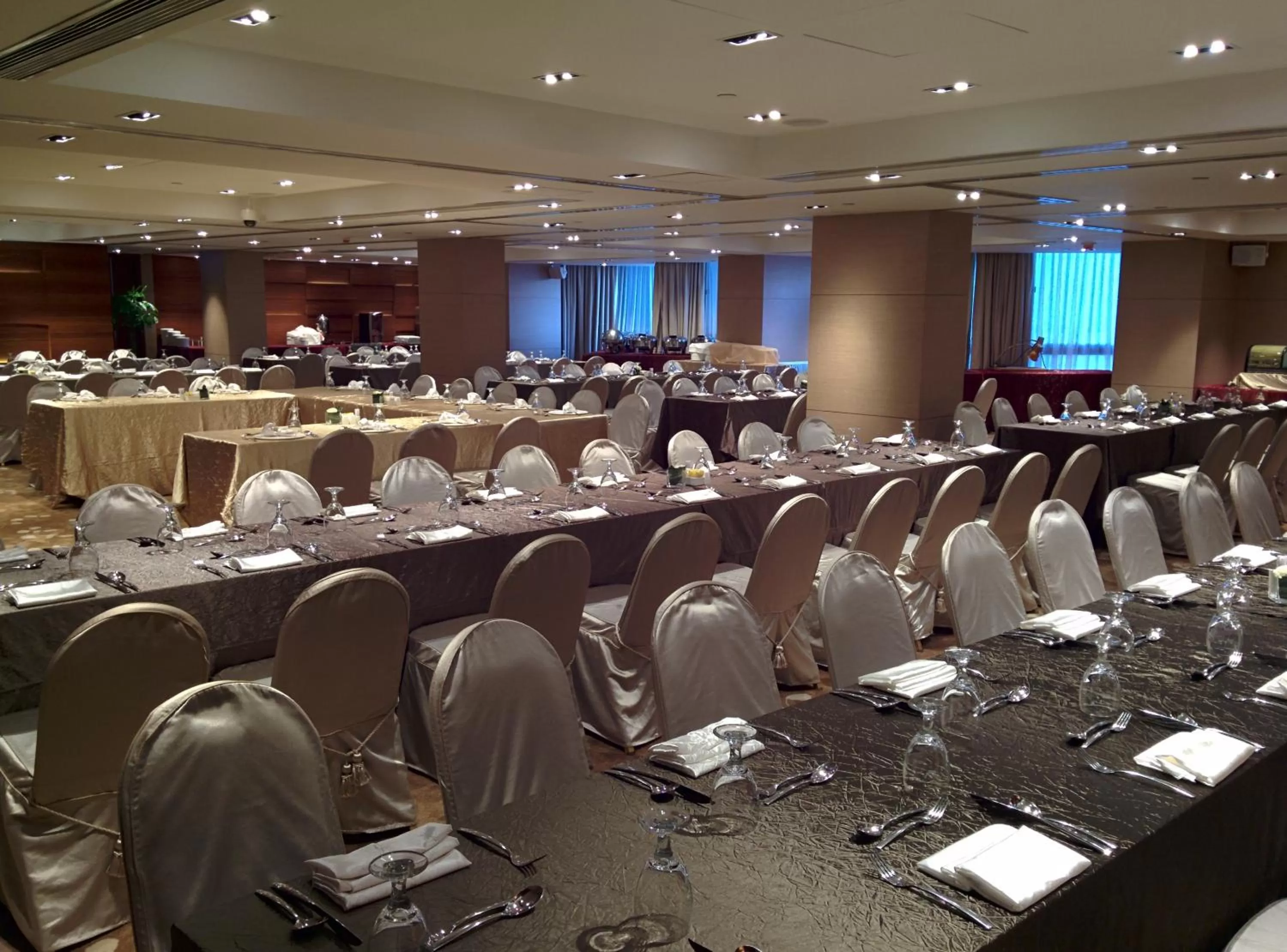 Business facilities in The Harbourview - Chinese YMCA of Hong Kong