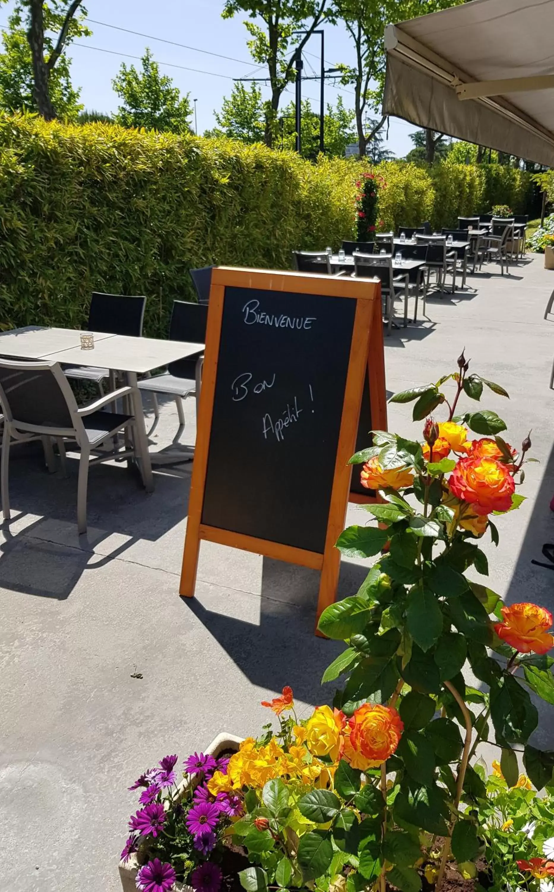 Patio in Campanile Toulouse - Blagnac Aéroport