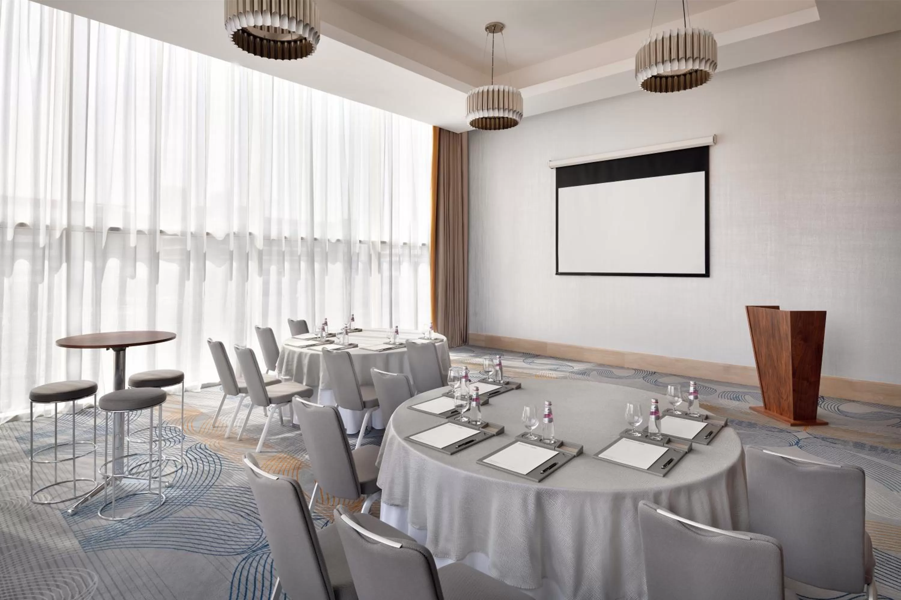 Business facilities in Grand Plaza Mövenpick Media City