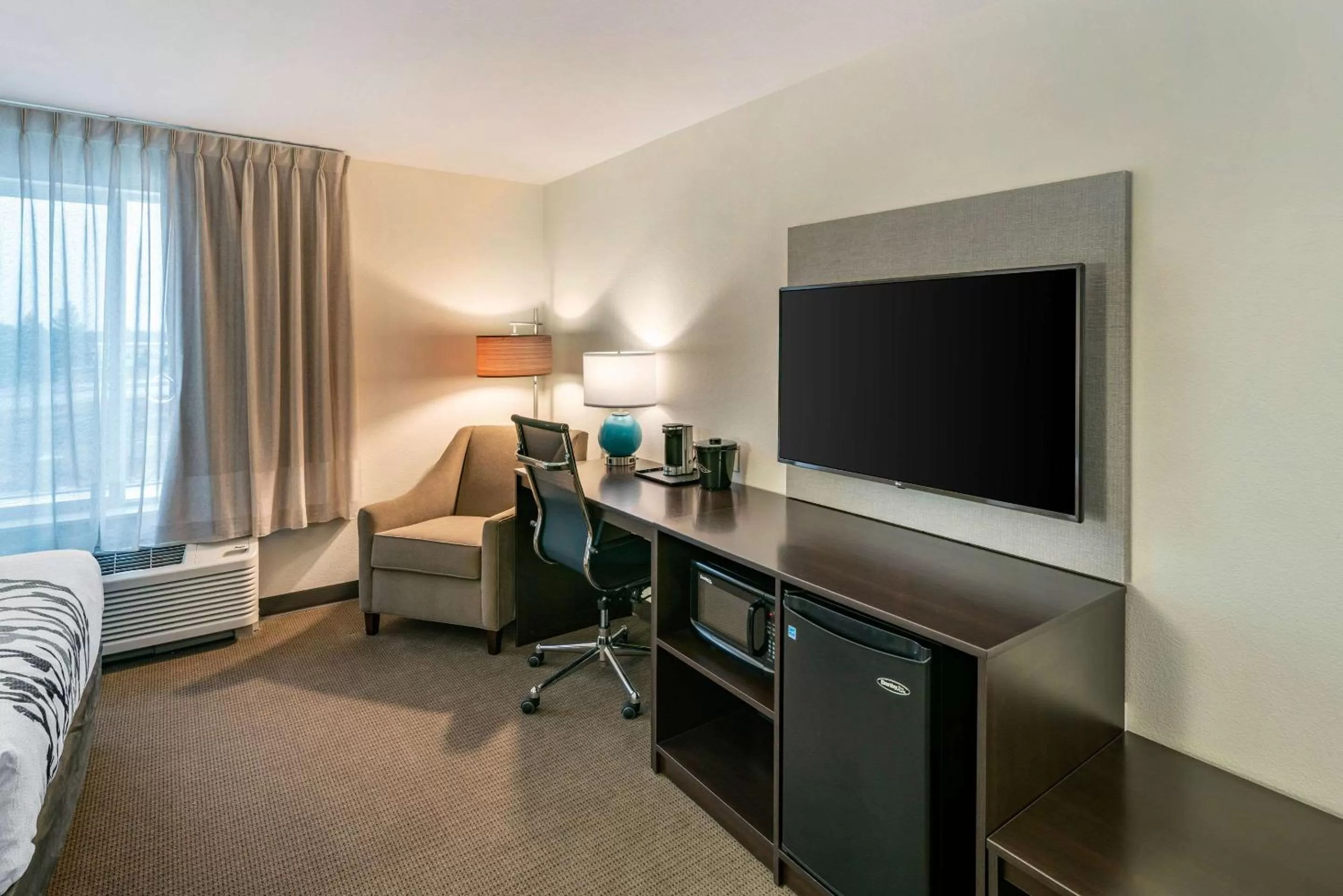 Photo of the whole room in Sleep Inn Spokane Airport