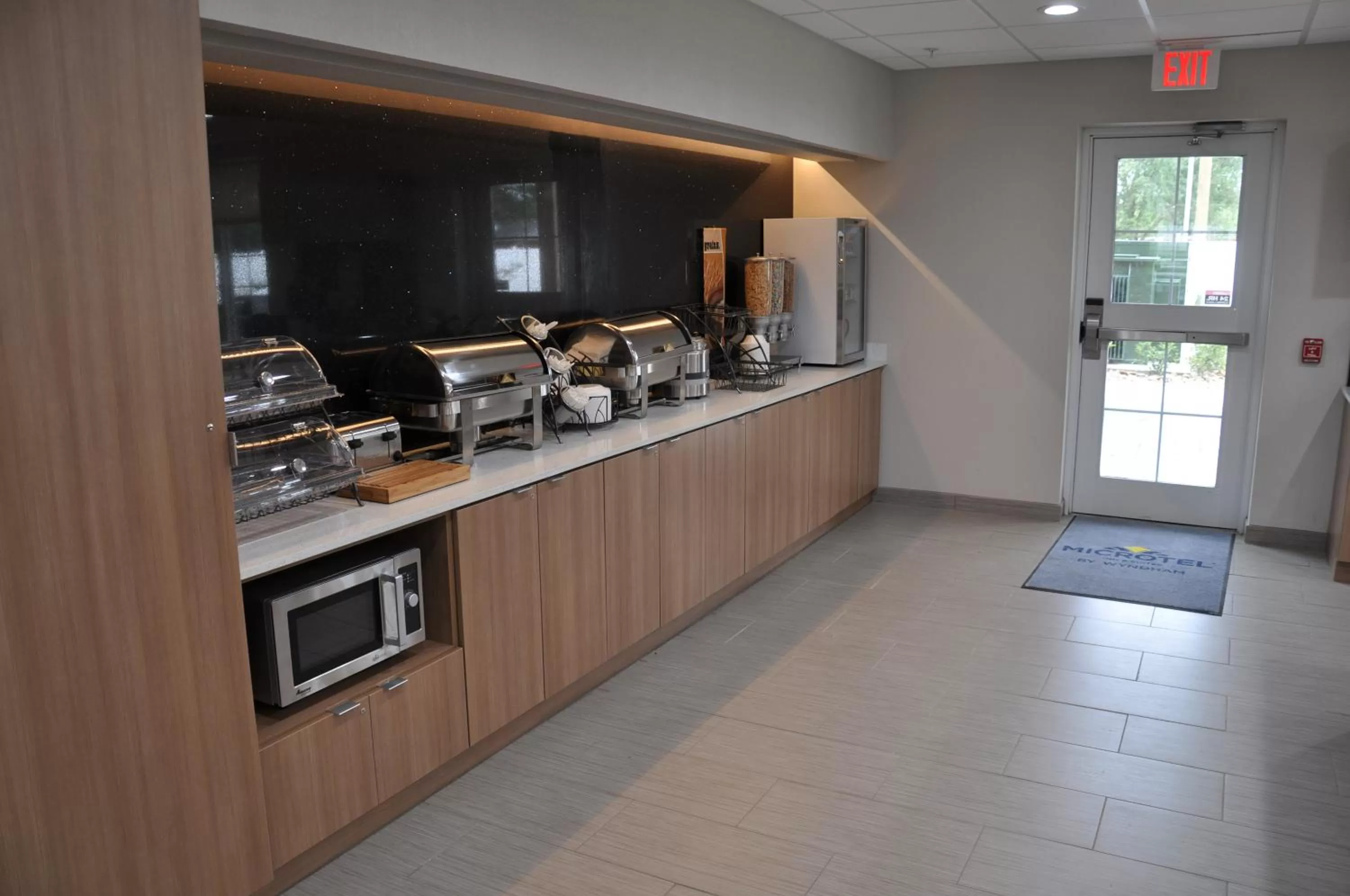 Buffet breakfast in Microtel Inn & Suites by Wyndham Lubbock