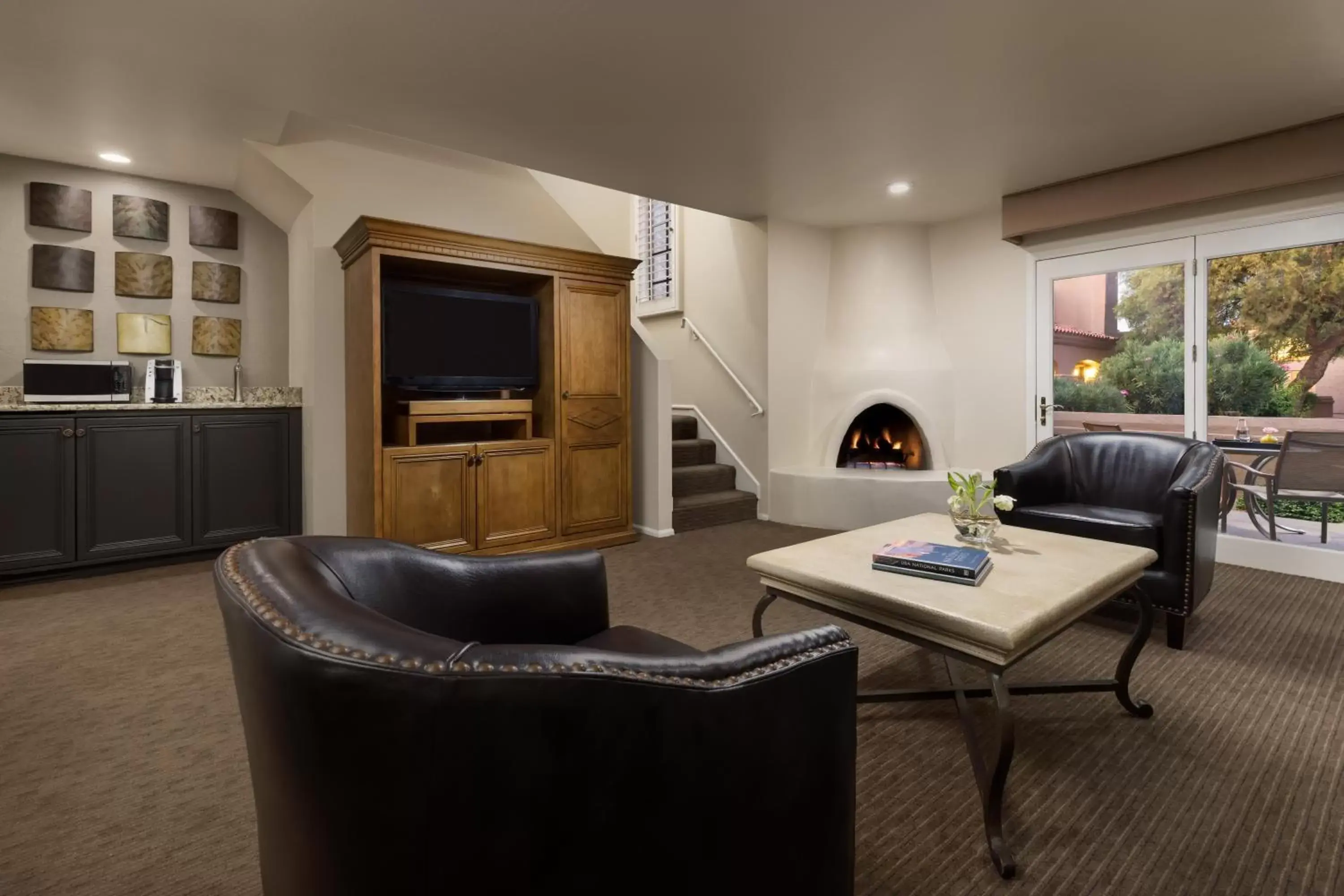 Living room, Seating Area in The Scottsdale Plaza Resort & Villas