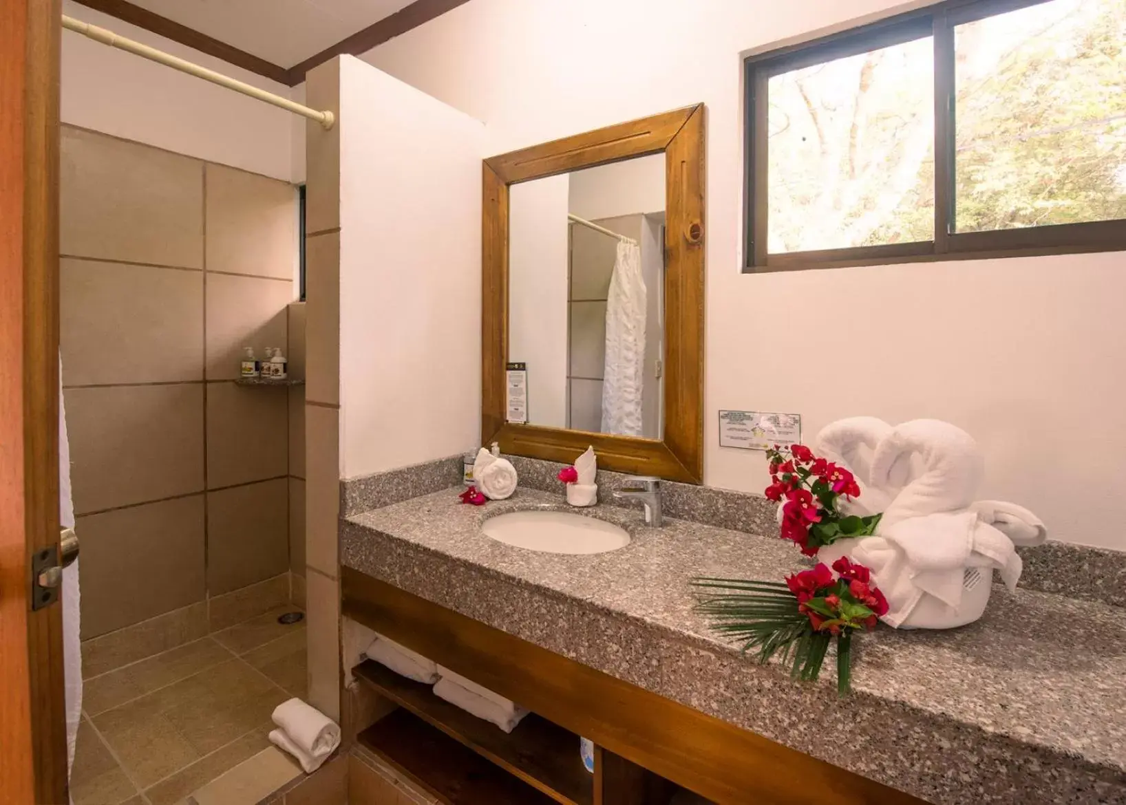 Bathroom in Hacienda Guachipelin Volcano Ranch Hotel & Hot Springs