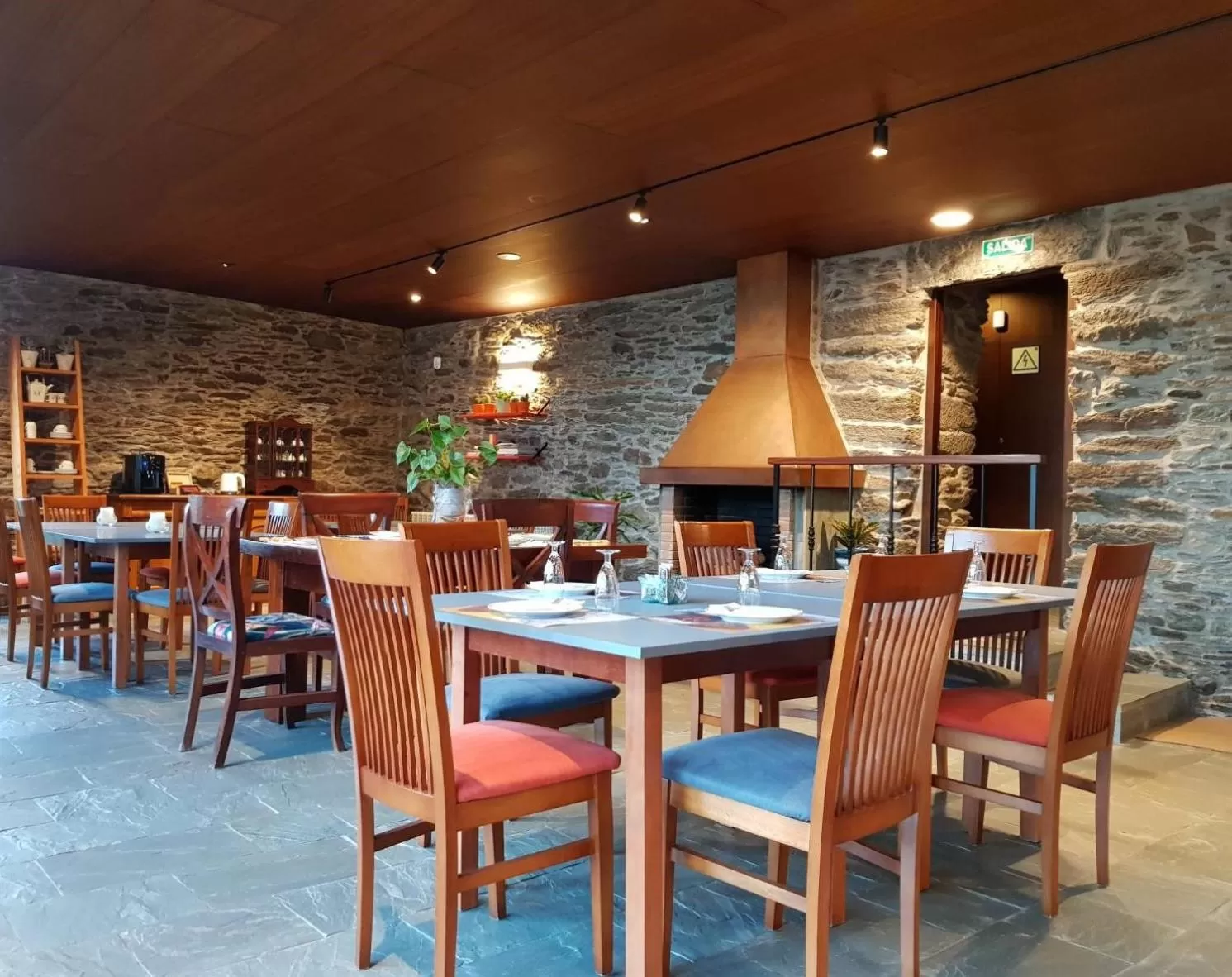 Restaurant/places to eat in Lar da Mota Boutique Hotel
