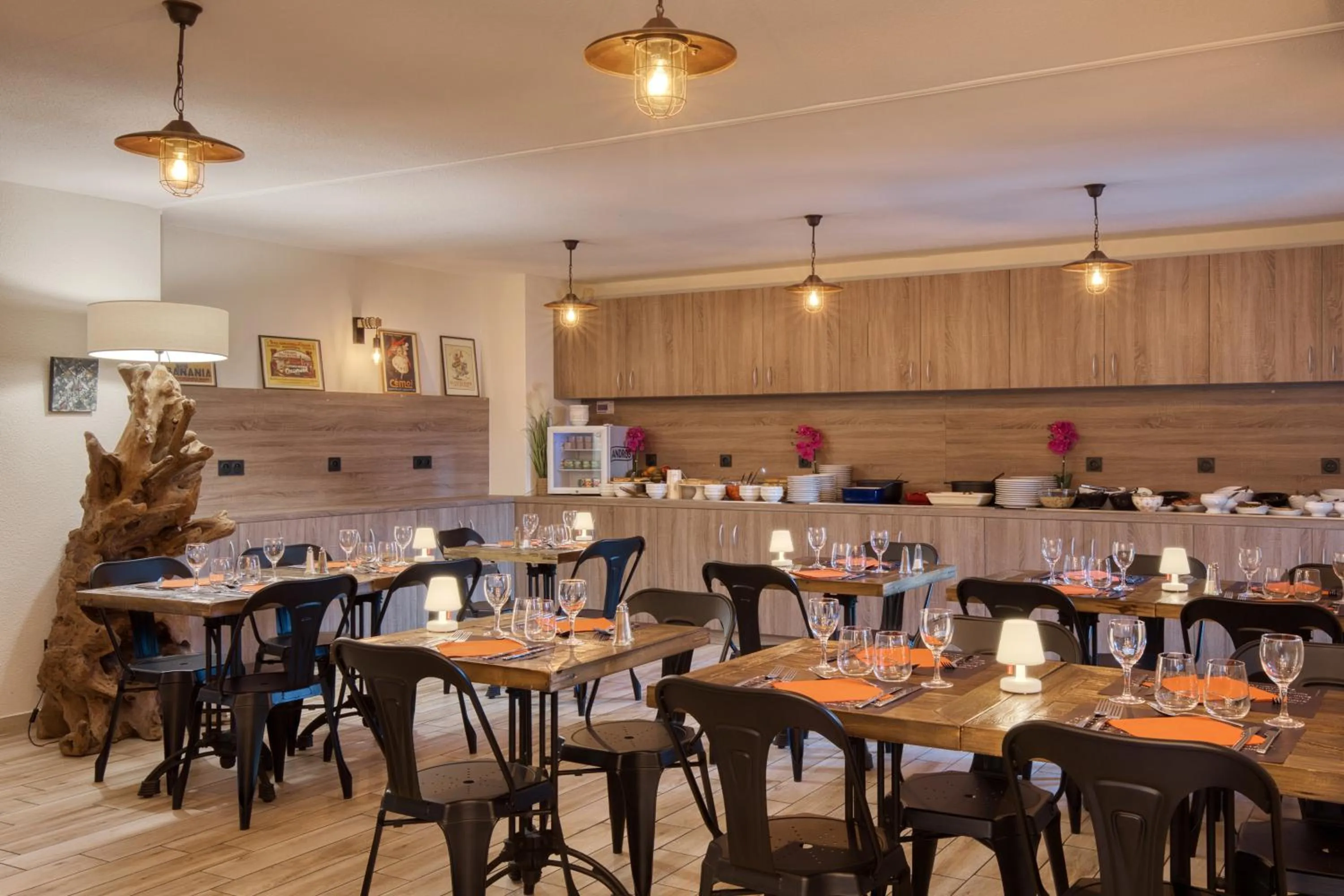 Restaurant/places to eat in Best Western Le Vauban