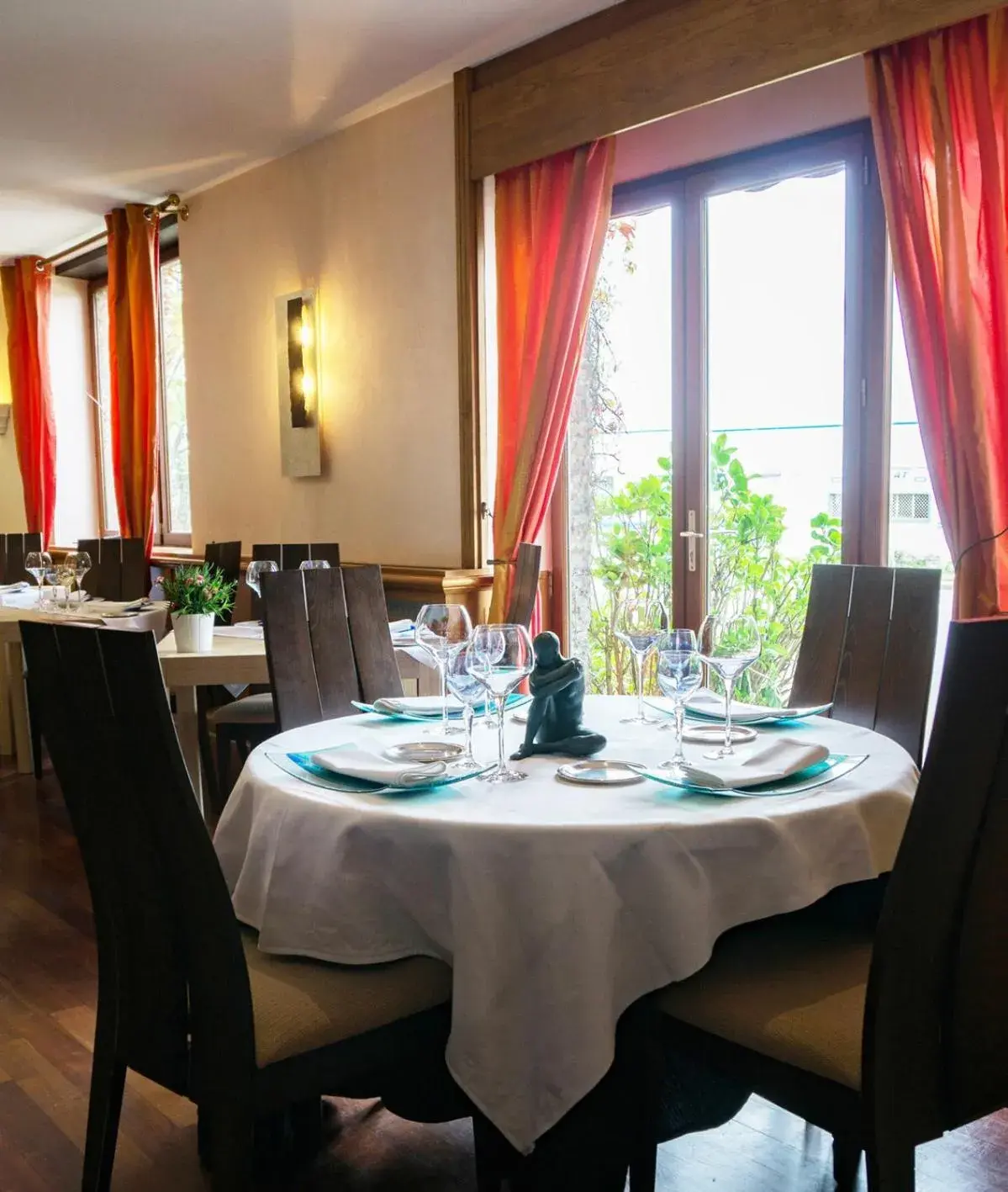 Restaurant/Places to Eat in Citotel Le Clos Champel