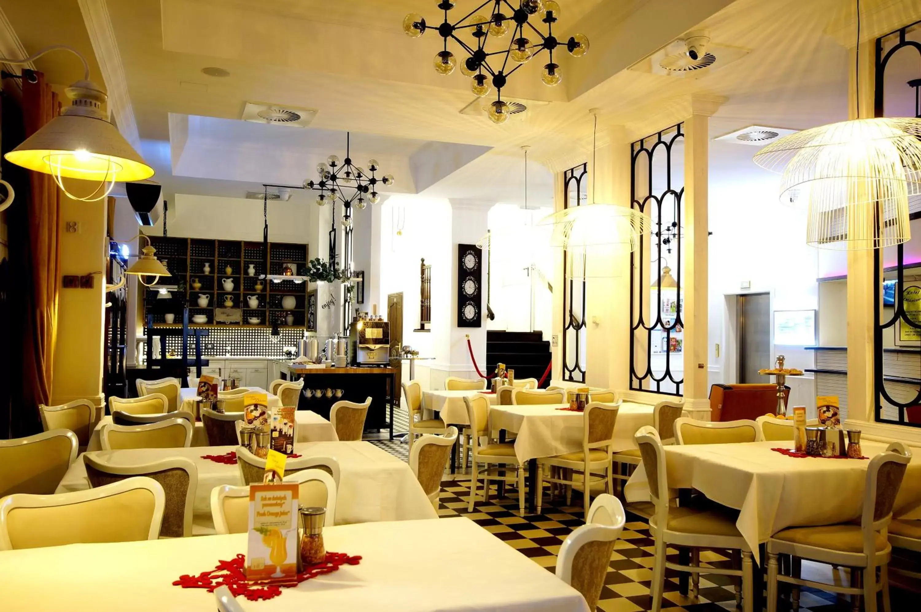 Restaurant/Places to Eat in Hotel Ottaviano