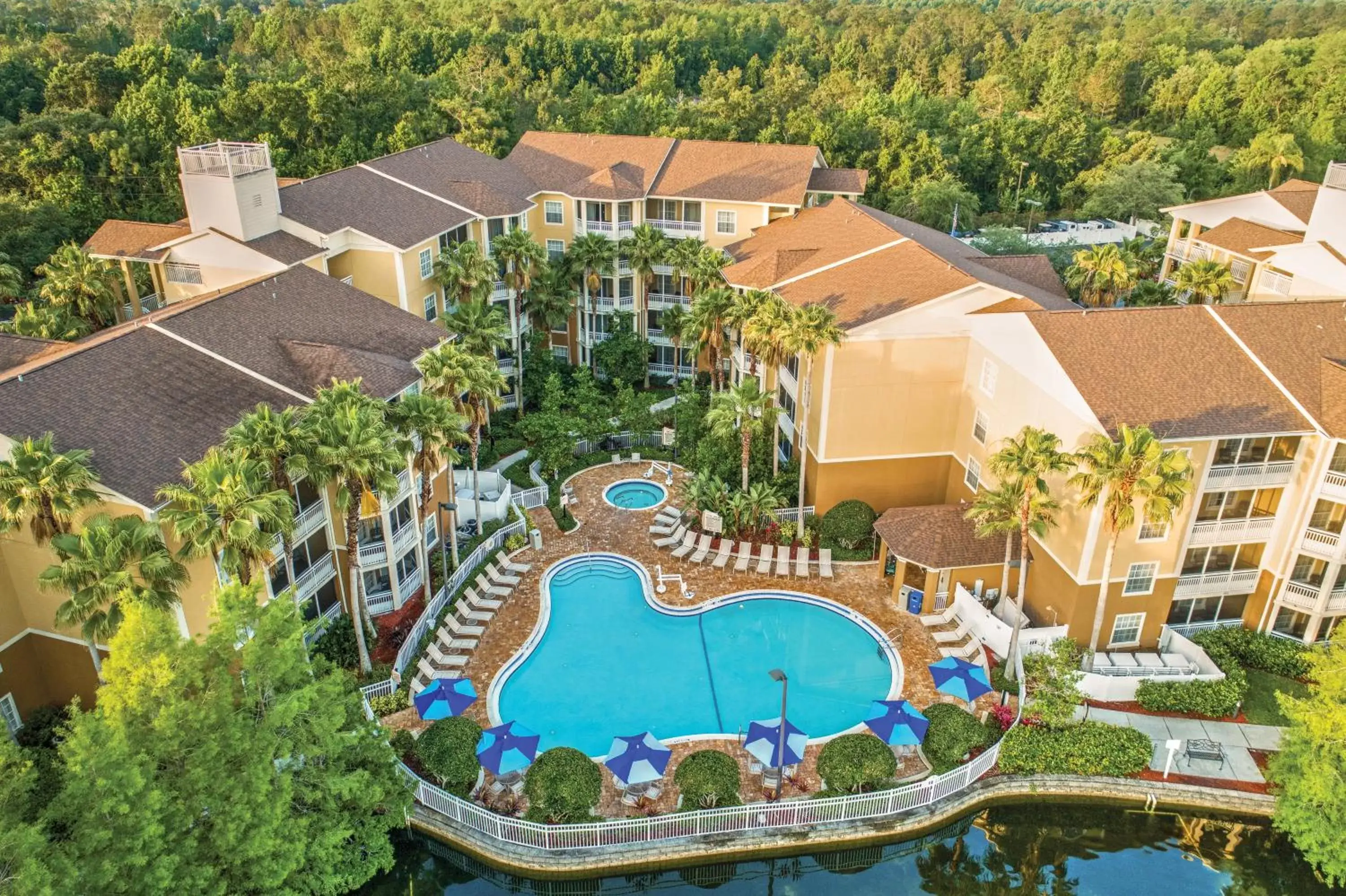 Swimming pool in Club Wyndham Cypress Palms