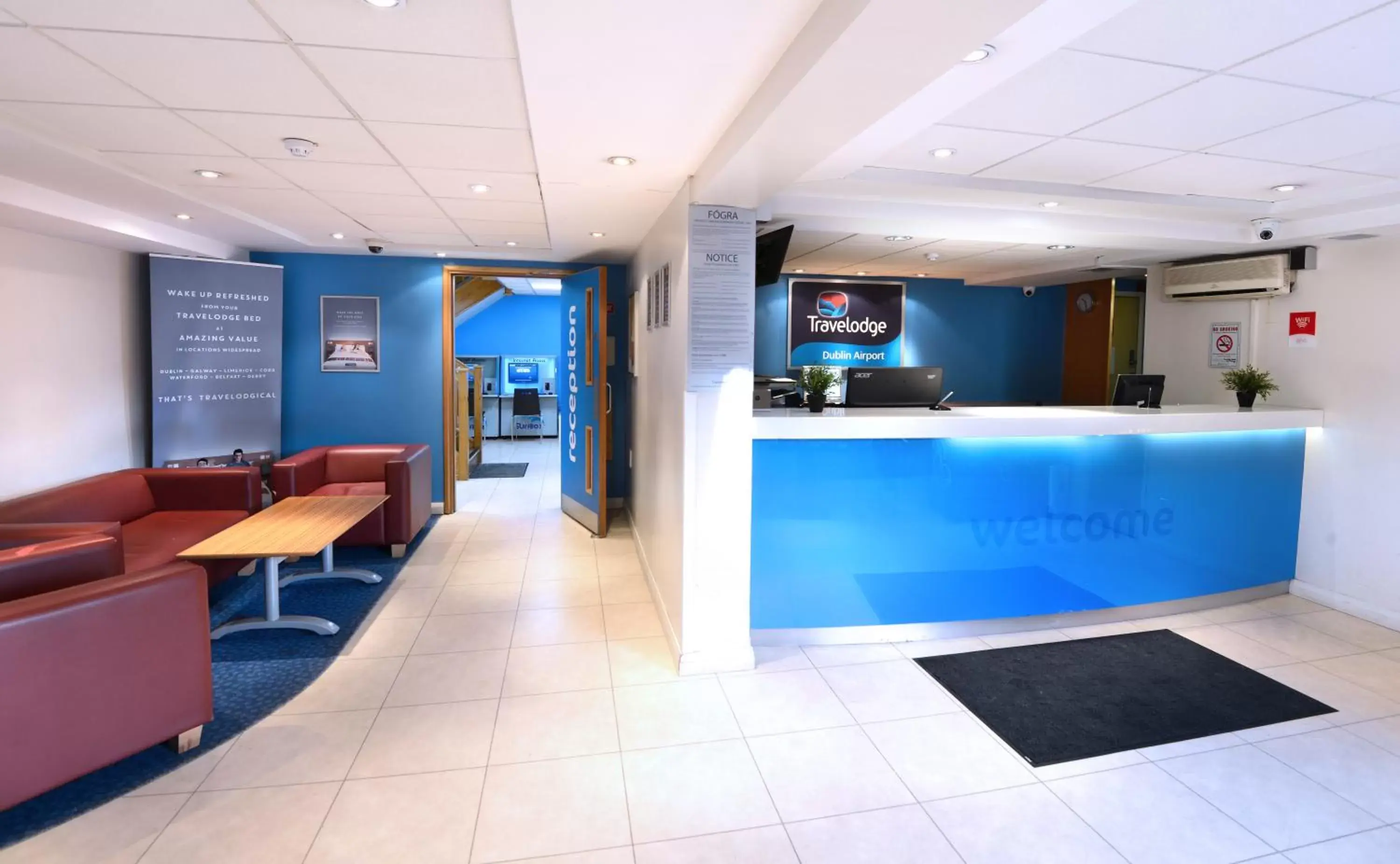 Lobby/Reception in Travelodge Dublin Airport North 'Swords'