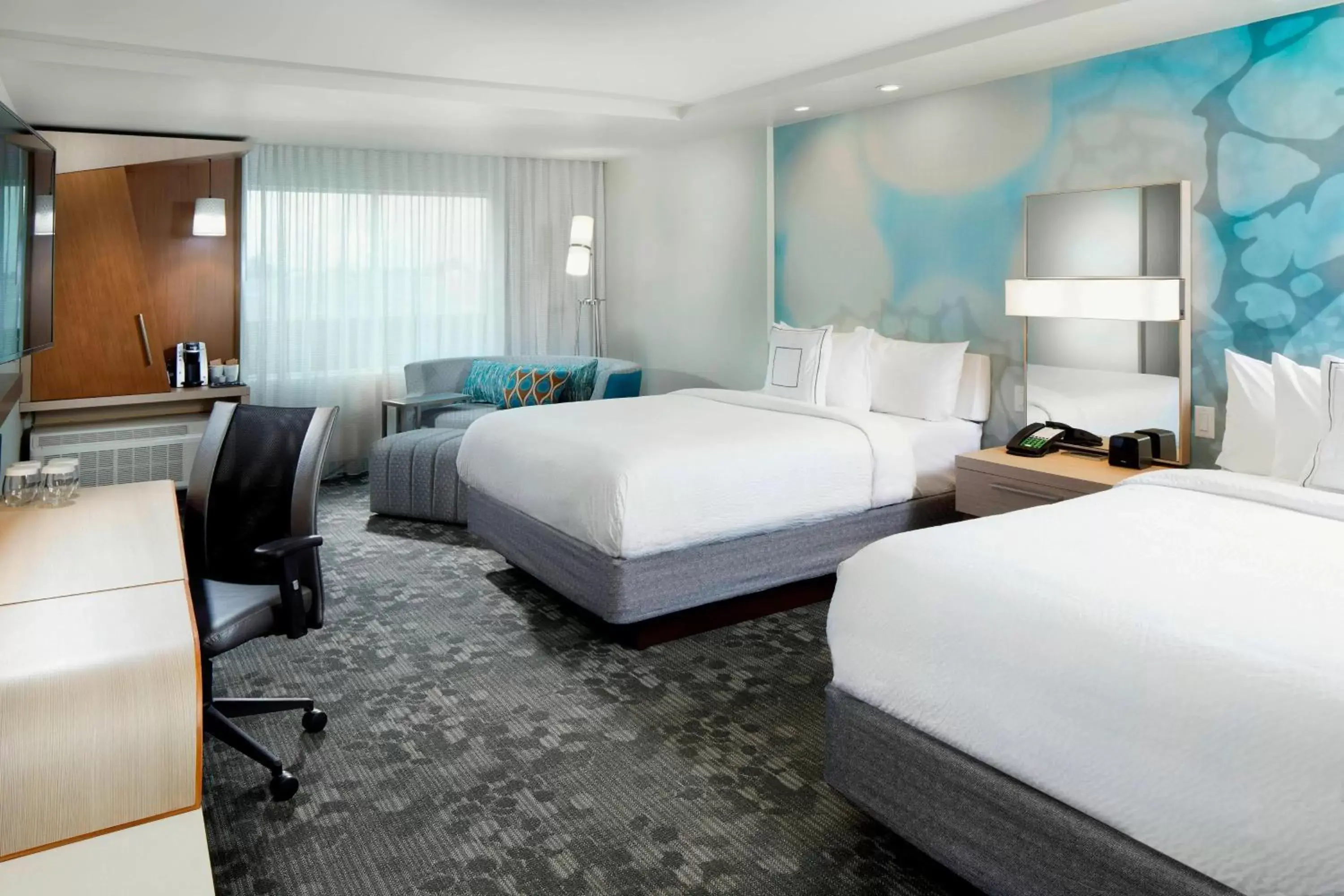 Photo of the whole room, Bed in Courtyard by Marriott Houston Intercontinental Airport