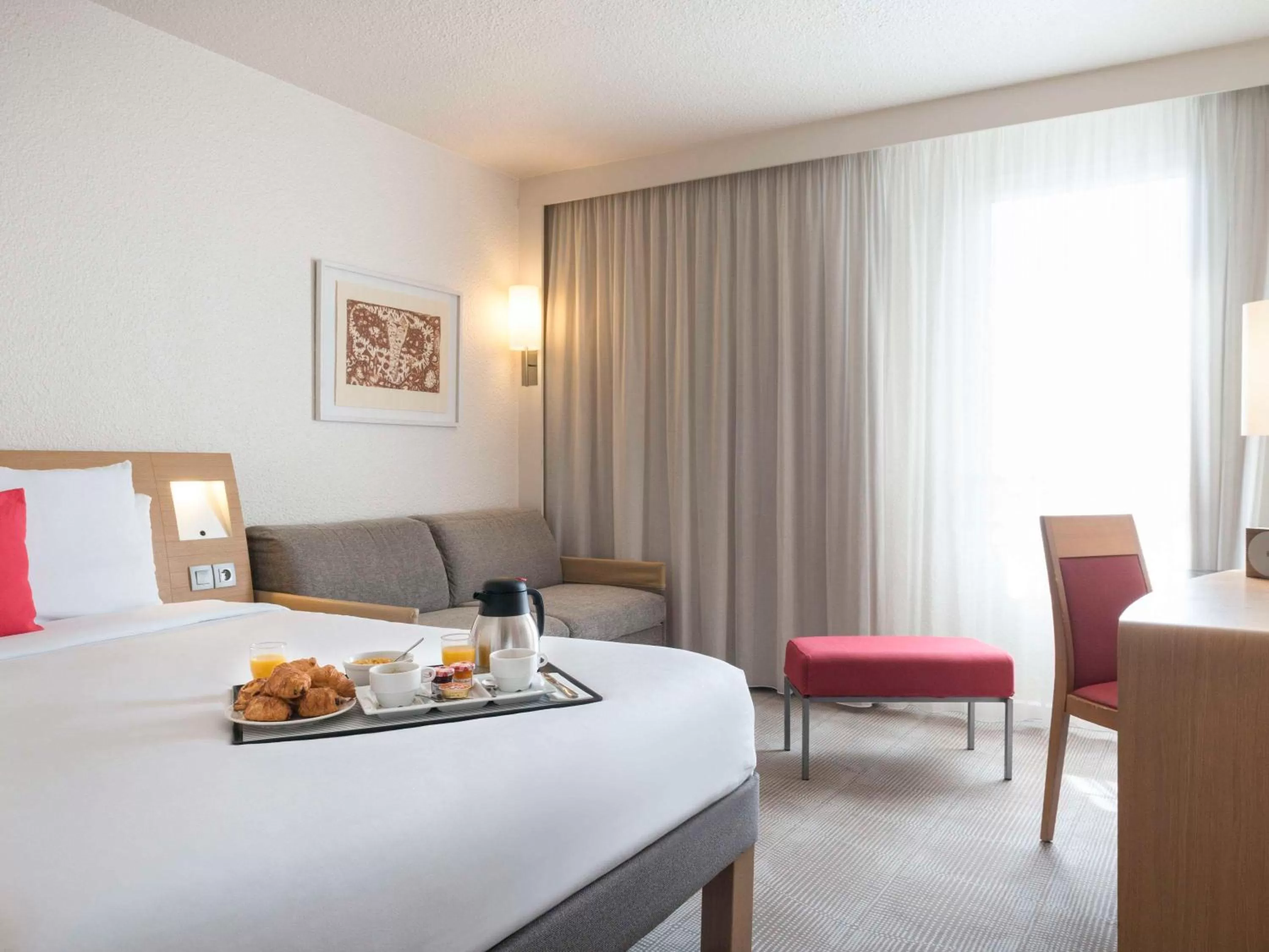 Classic Double Room with Sofa in Novotel Paris Est