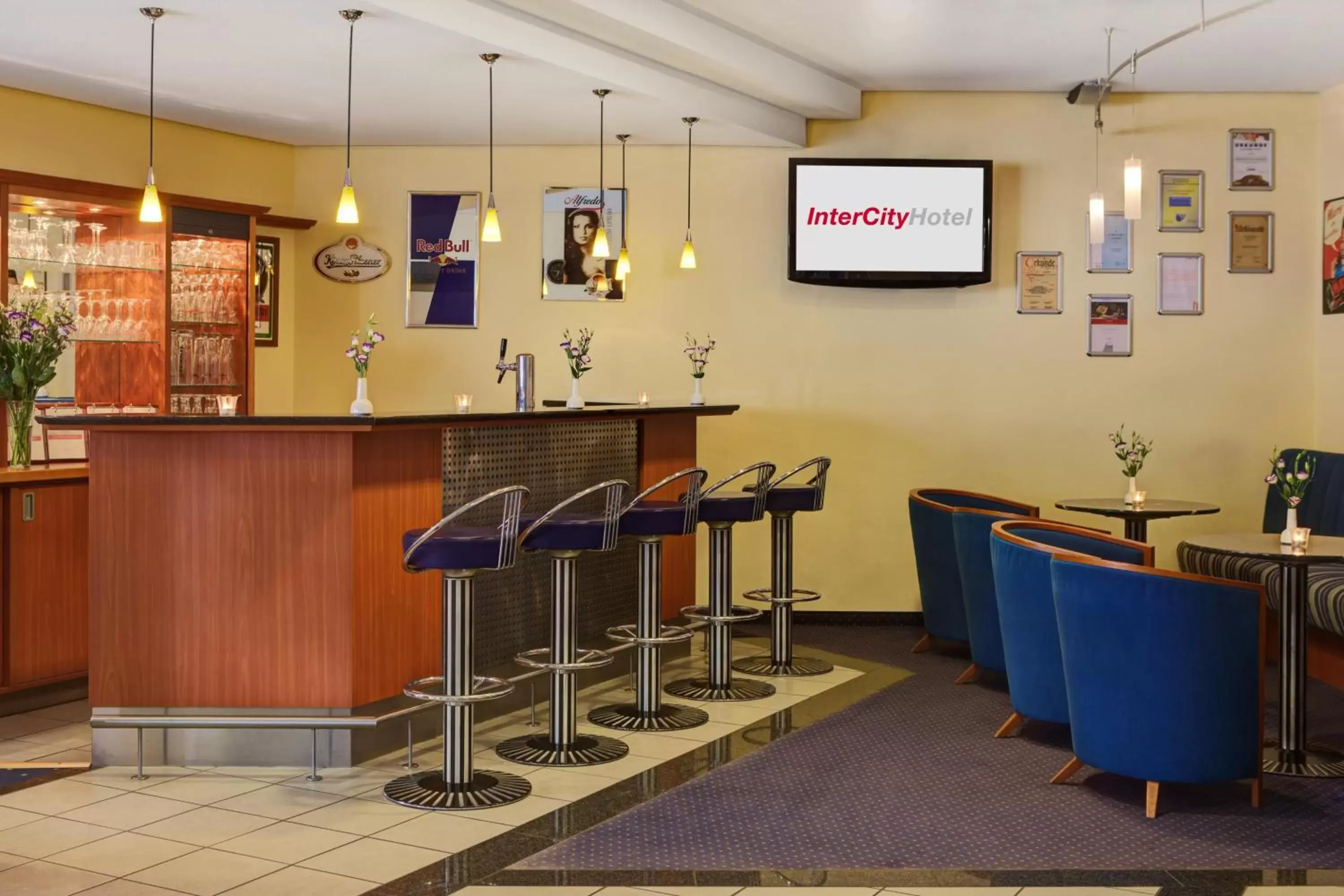 Lounge or bar, Lobby/Reception in IntercityHotel Stralsund