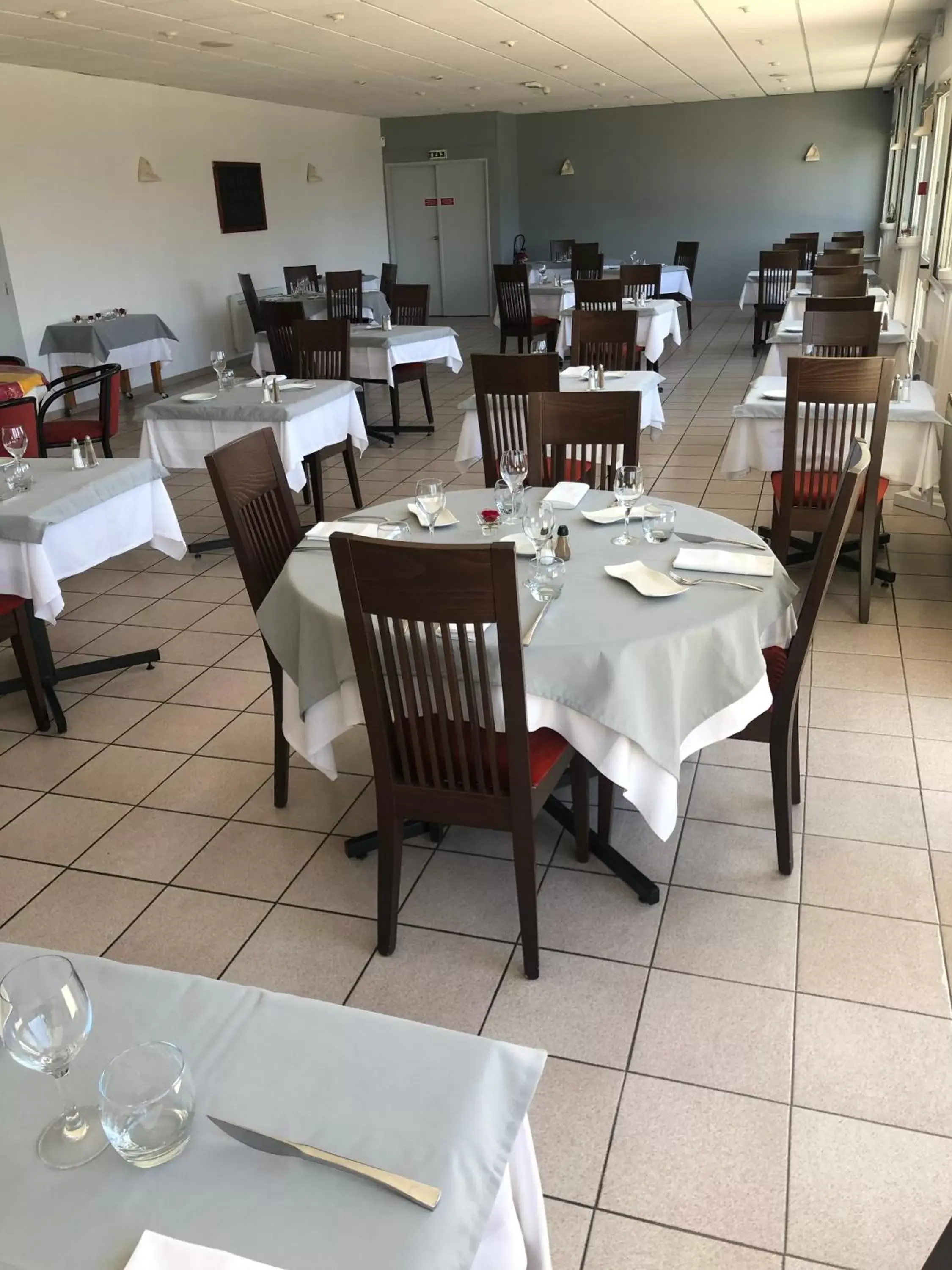 Restaurant/Places to Eat in Cit Hotel LA PYRAMIDE