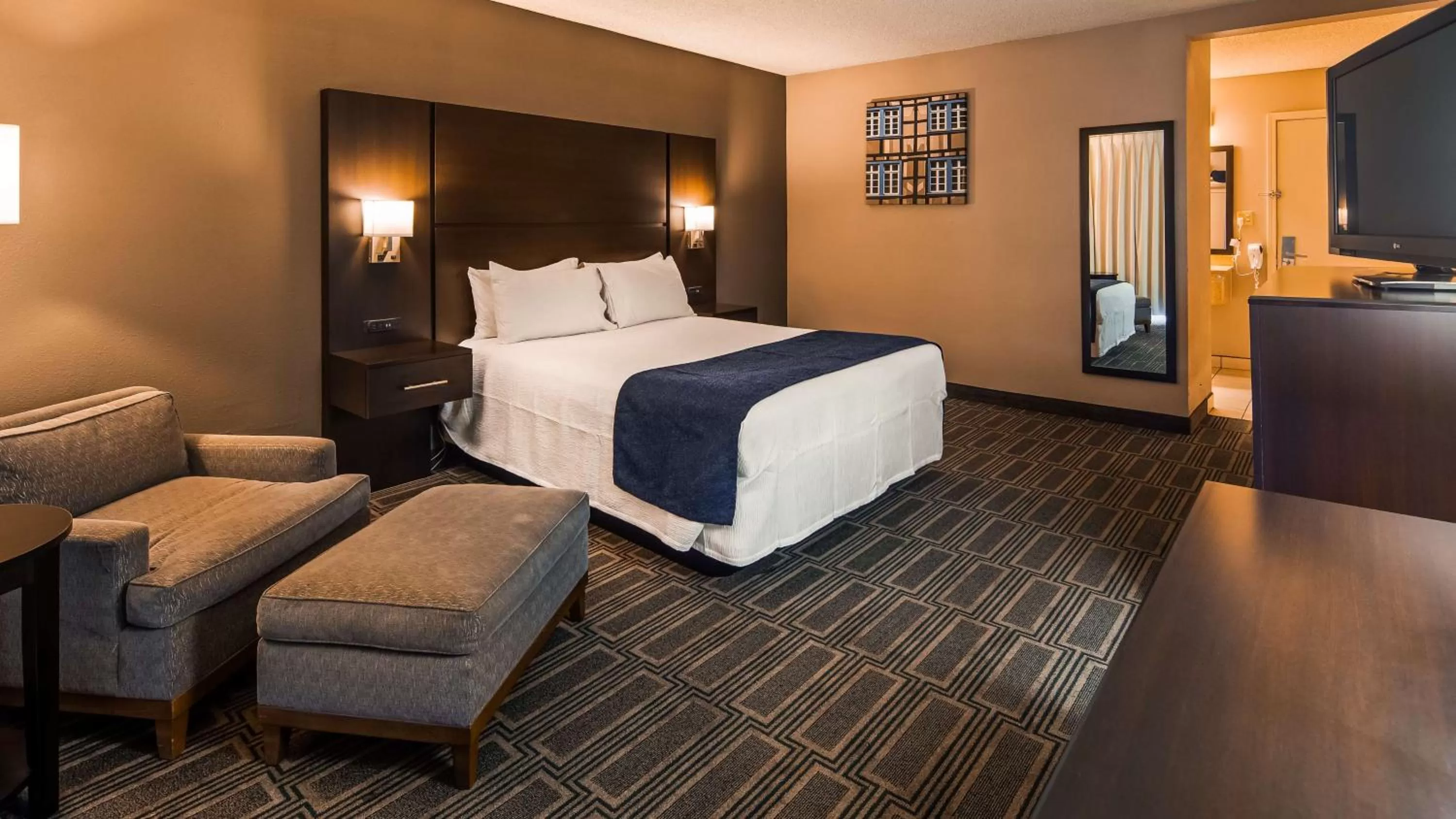 Photo of the whole room, Bed in Best Western Andersen's Inn