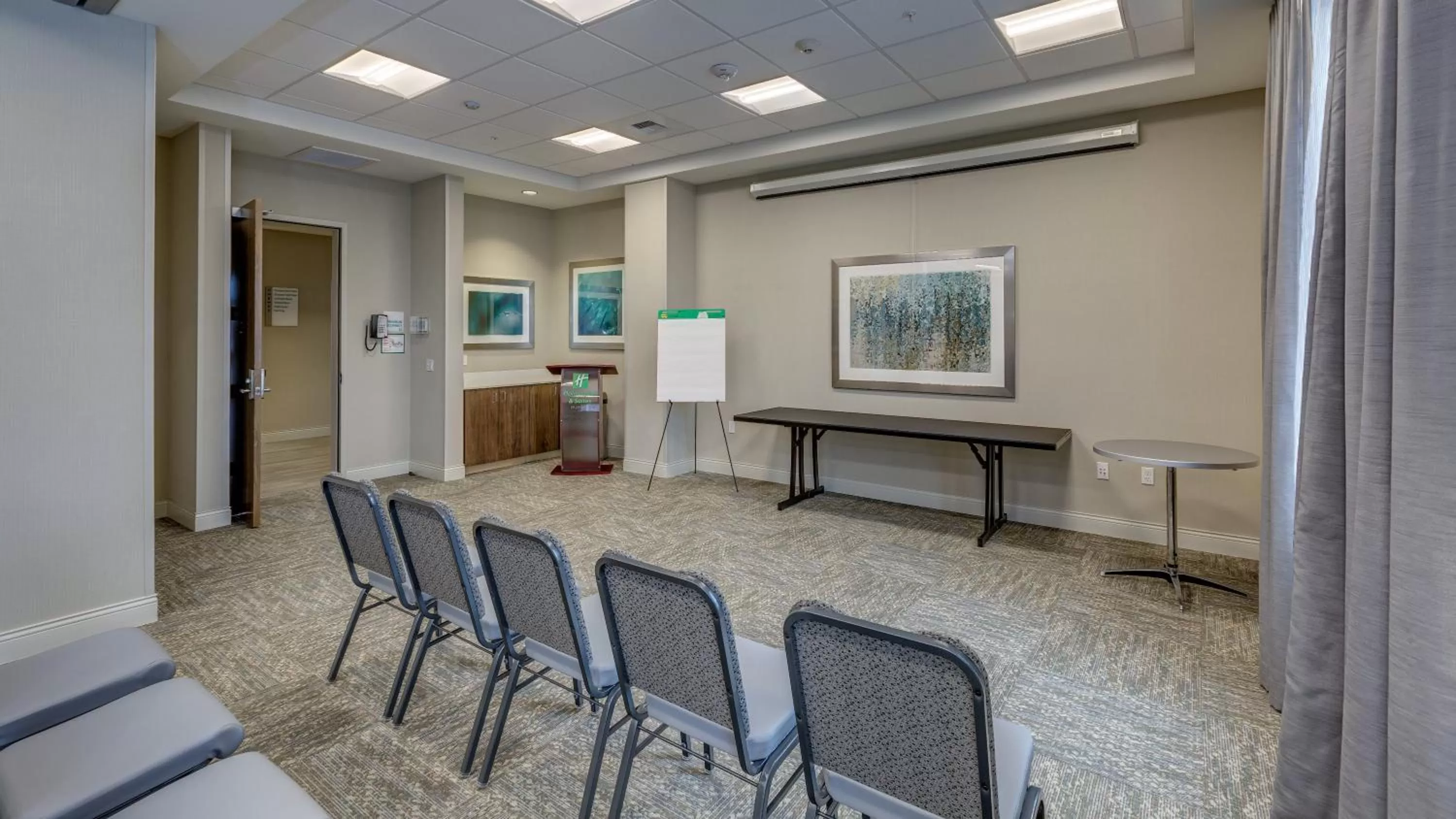 Meeting/conference room in Holiday Inn & Suites Bellingham by IHG