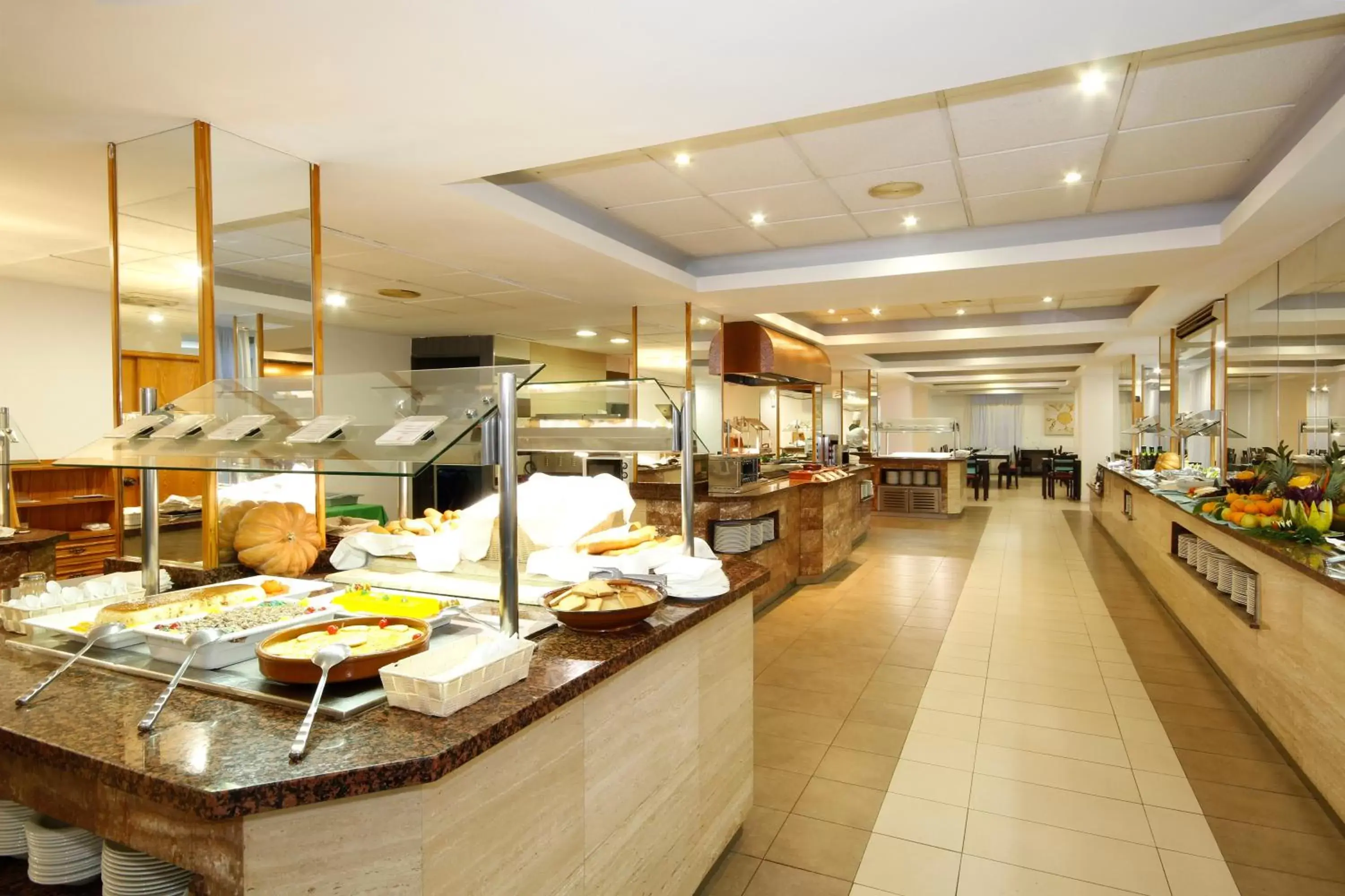 Food, Restaurant/Places to Eat in Hotel Ilusion Calma & Spa