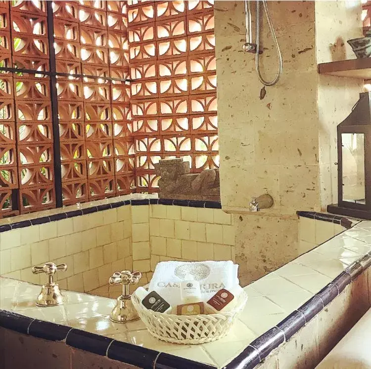 Bath, Bathroom in Casa Miura Hotel Boutique