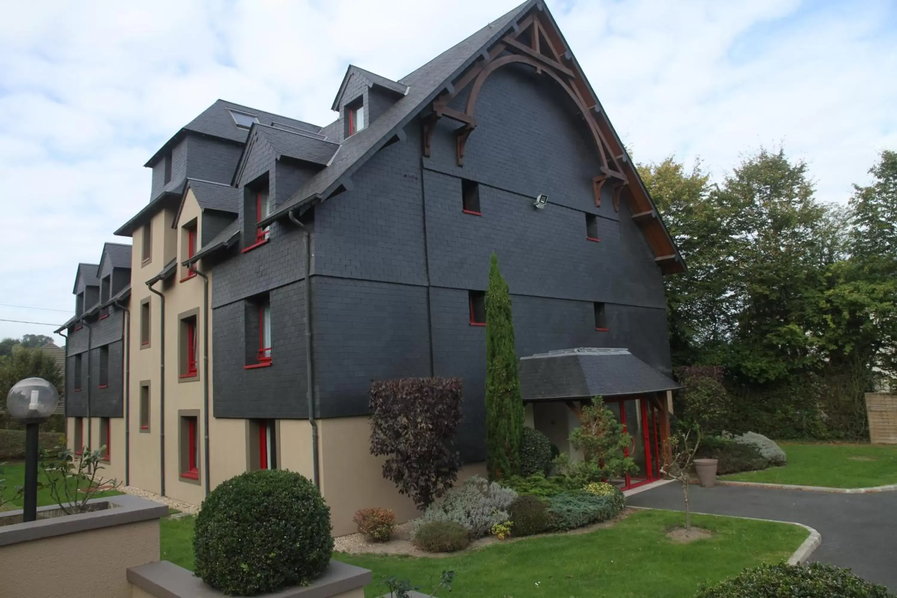 Facade/entrance, Property Building in Hôtel Antares & Spa