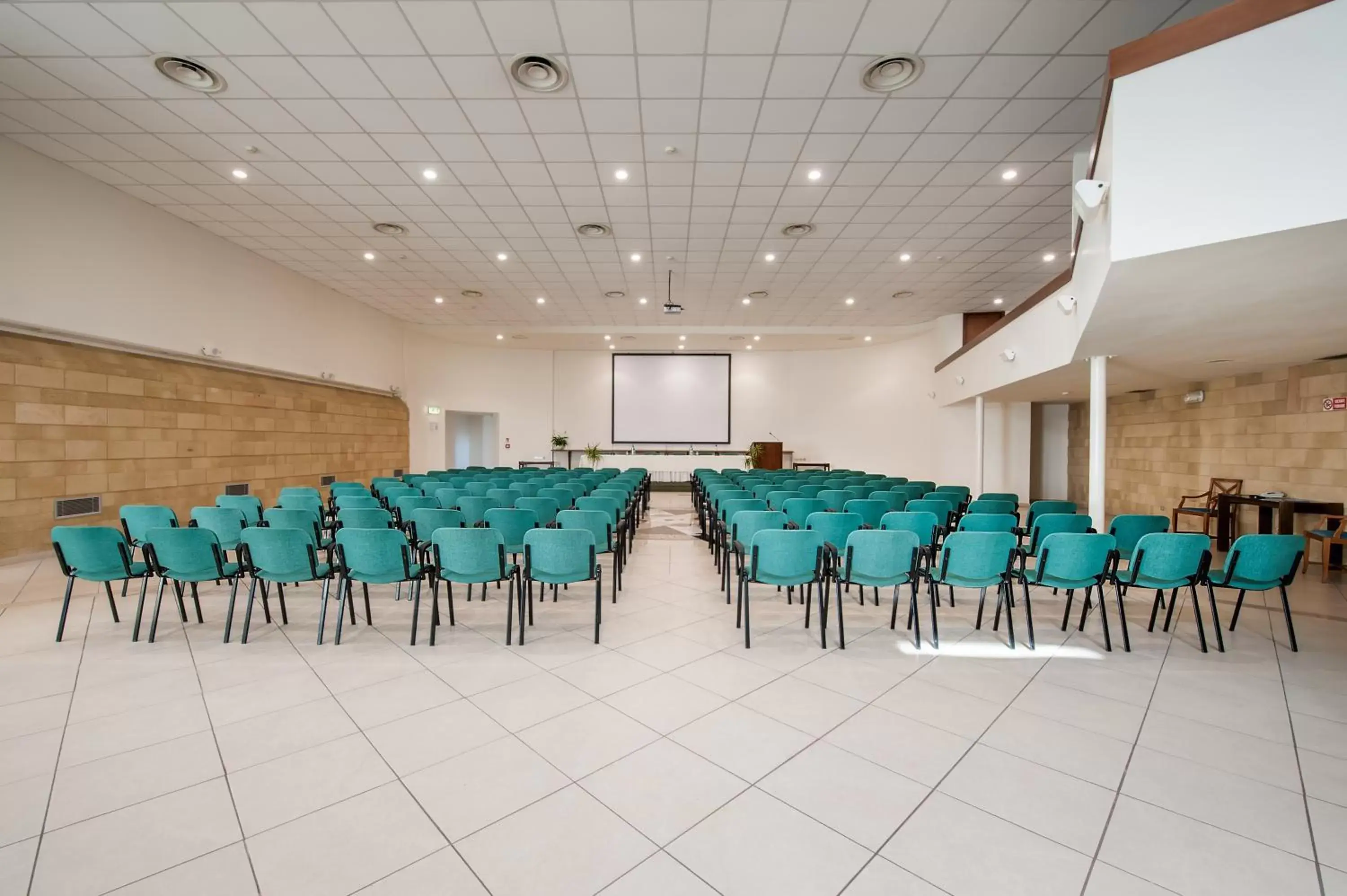 Business facilities in Hotel La Baia