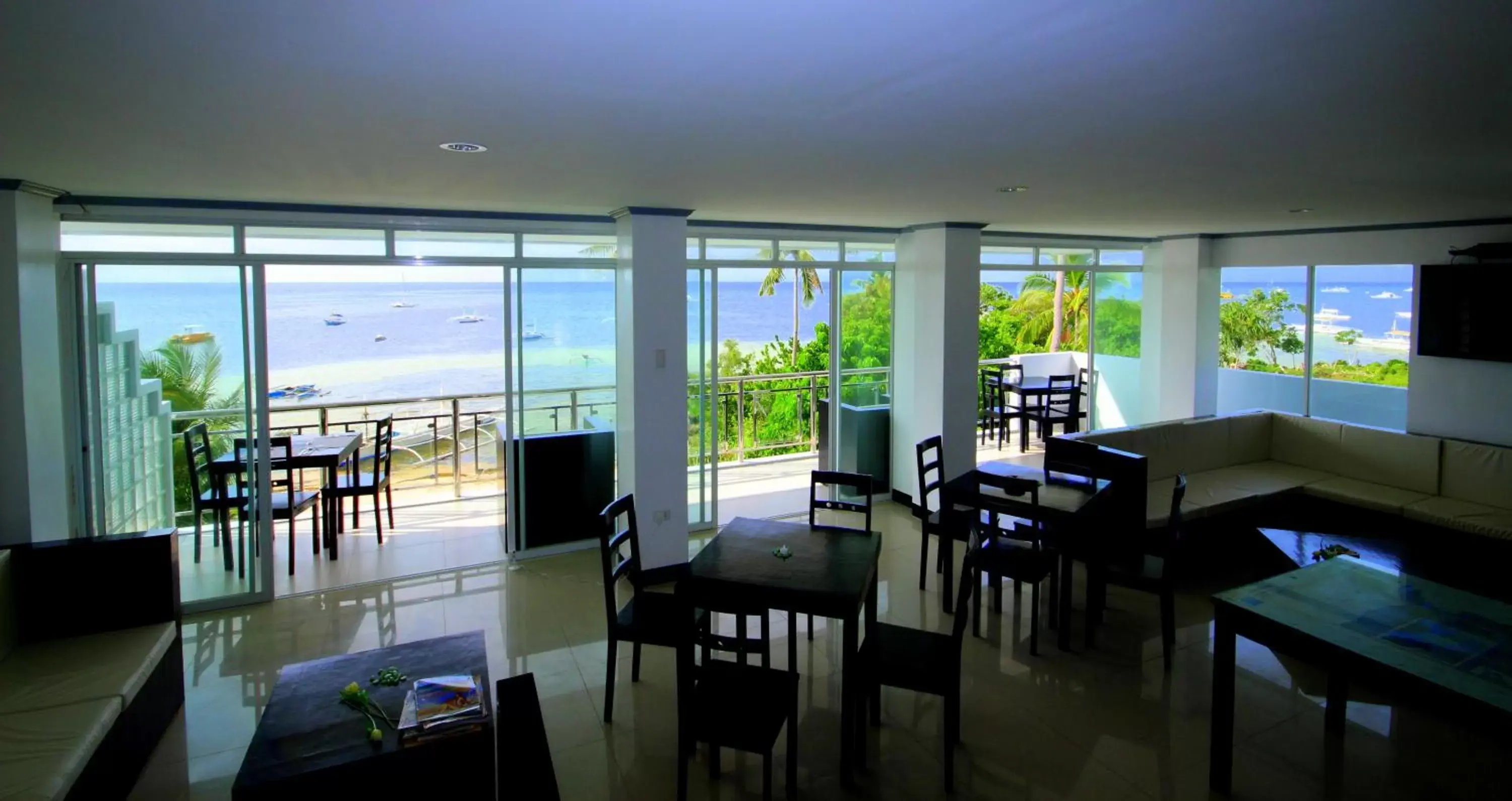 Restaurant/places to eat in Bohol South Beach Hotel Restaurant/places to eat in Bohol South Beach Hotel