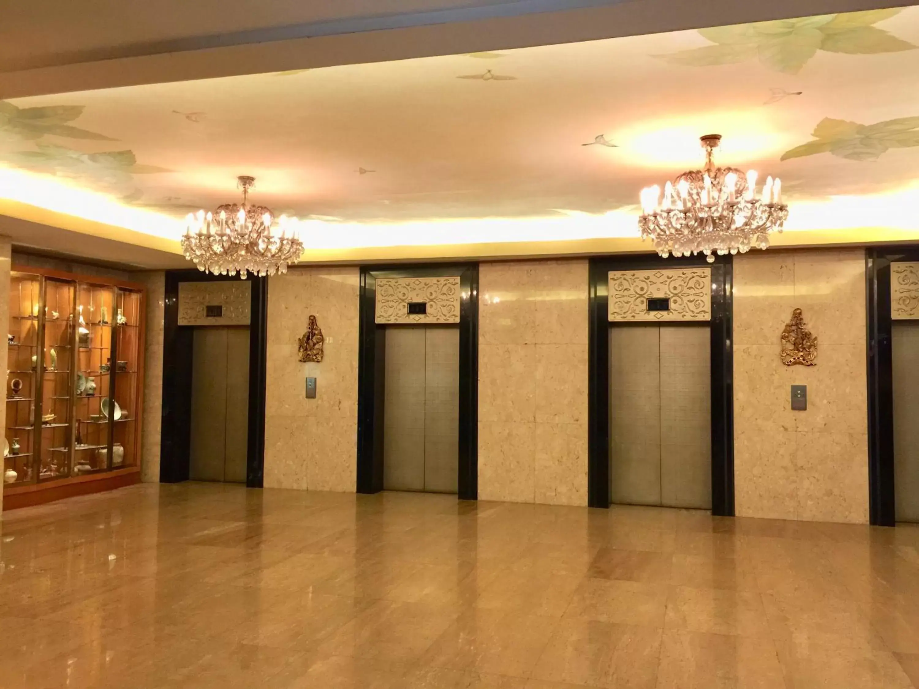 Floor plan in Indra Regent Hotel