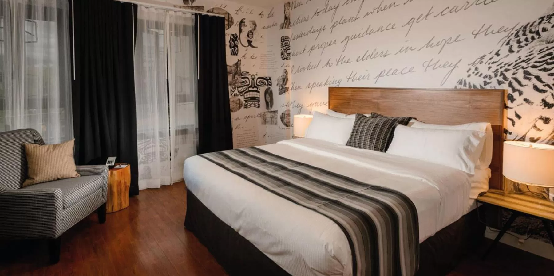 Bed in Skwachàys Lodge