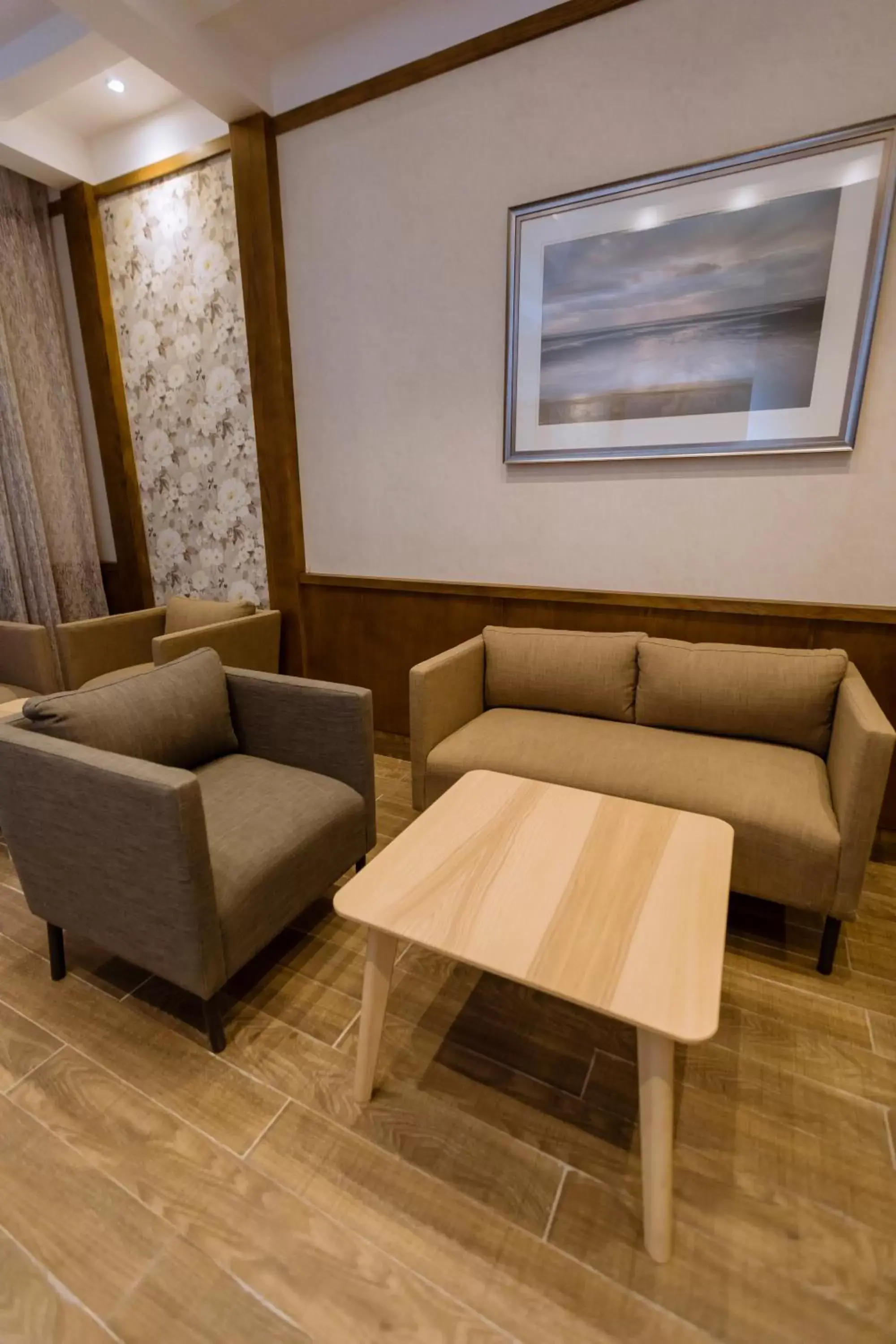 Living room, Seating Area in Sky View Suites Hotel