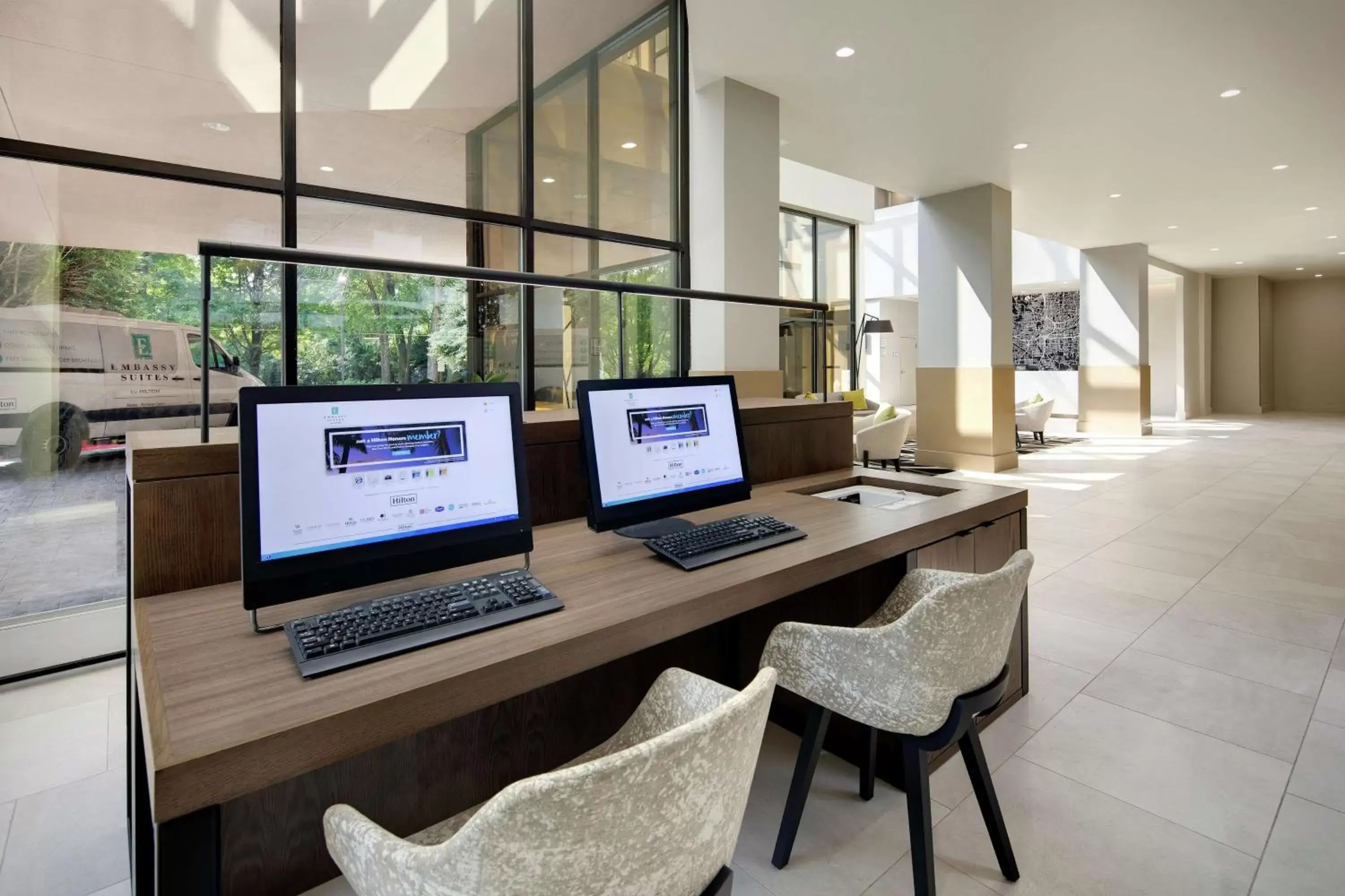 Business facilities in Embassy Suites by Hilton Atlanta Perimeter Center