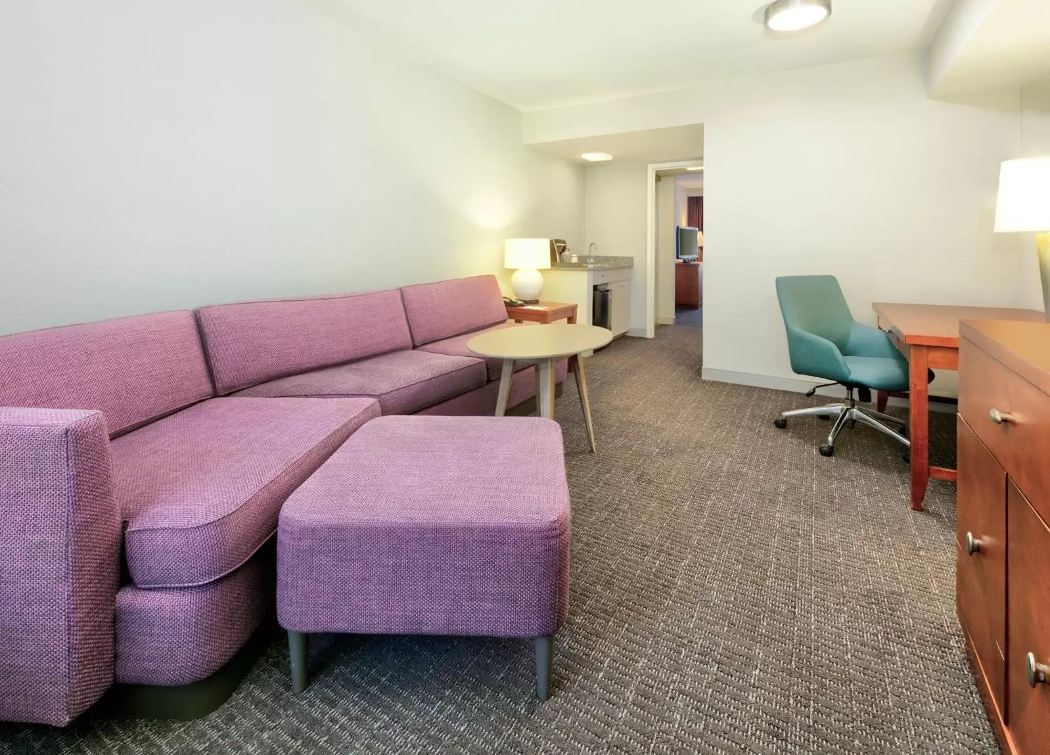 Photo of the whole room, Seating Area in Crowne Plaza Suites Arlington, an IHG Hotel