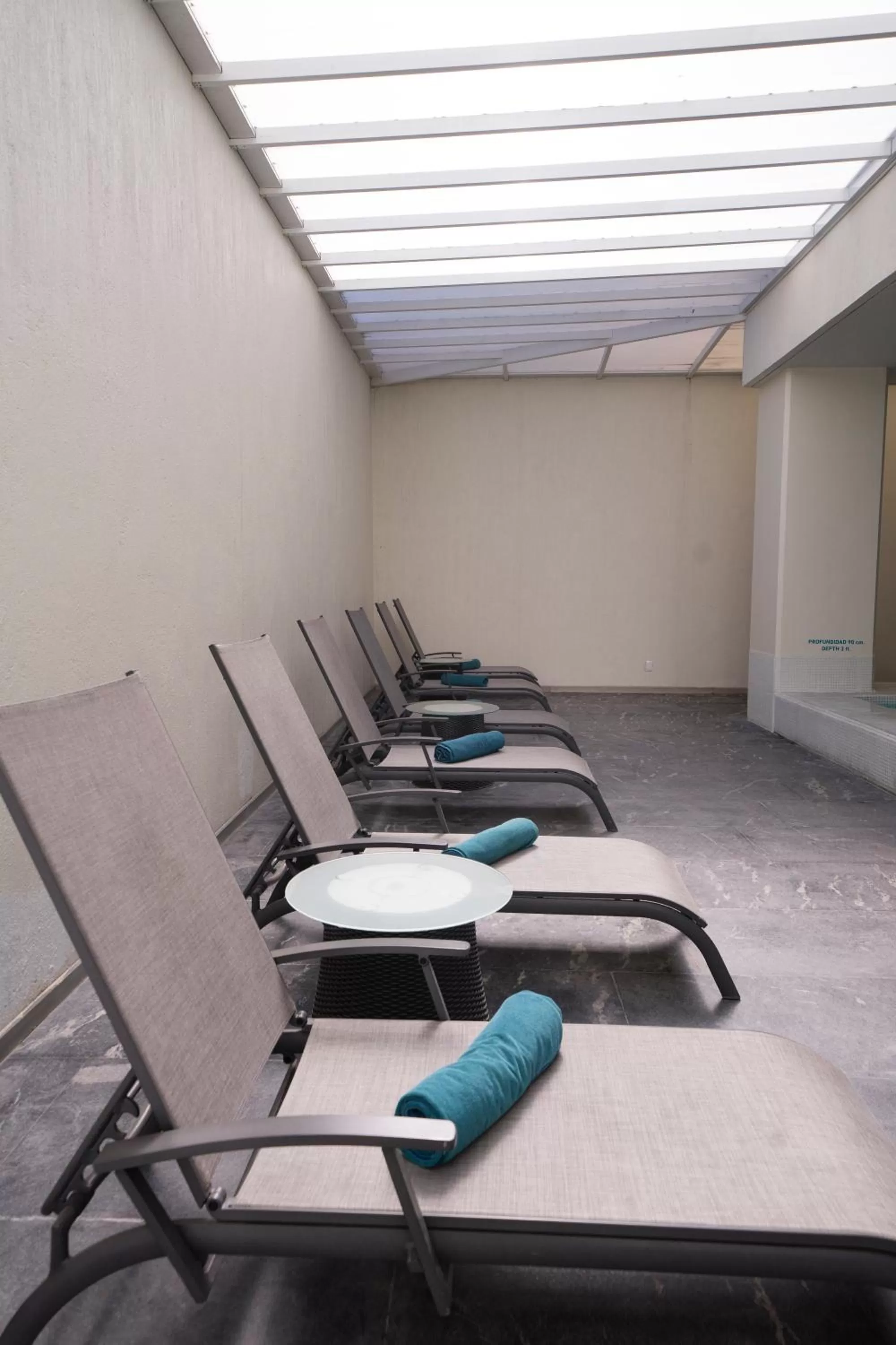 sunbed in Crown Victoria Hotel