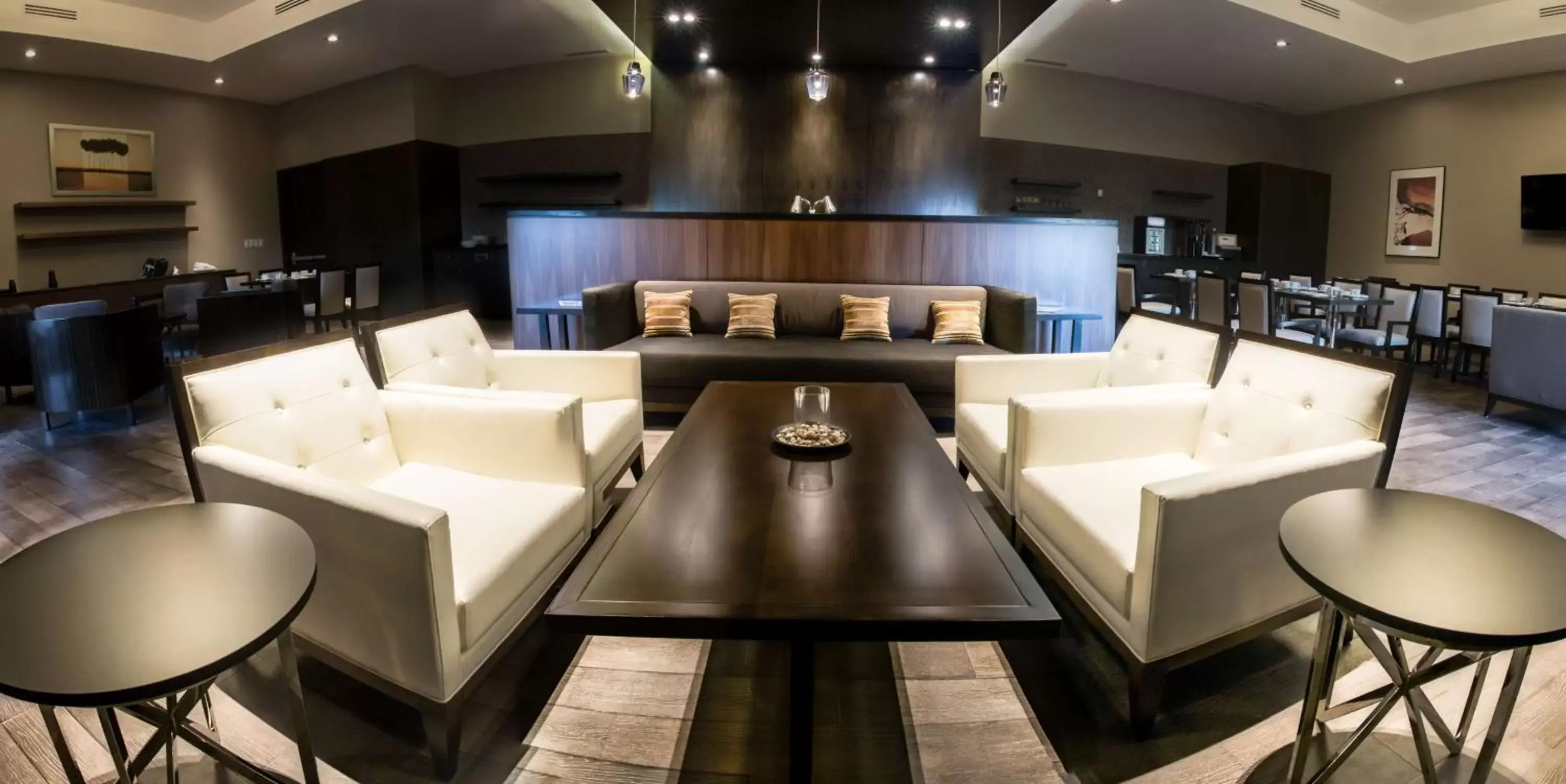 Property building, Lounge/Bar in Hilton Suites Toronto-Markham Conference Centre & Spa