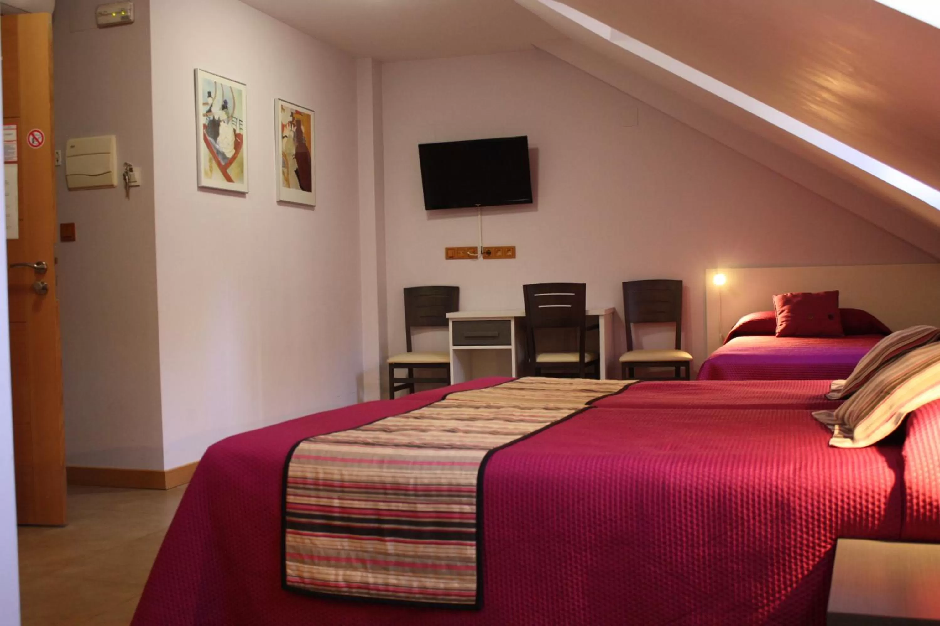 Bed in Hostal La Ribera del Júcar