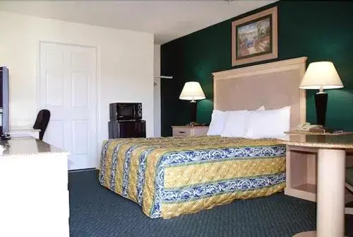 Bed in Empire Inn & Suites Absecon/Atlantic City