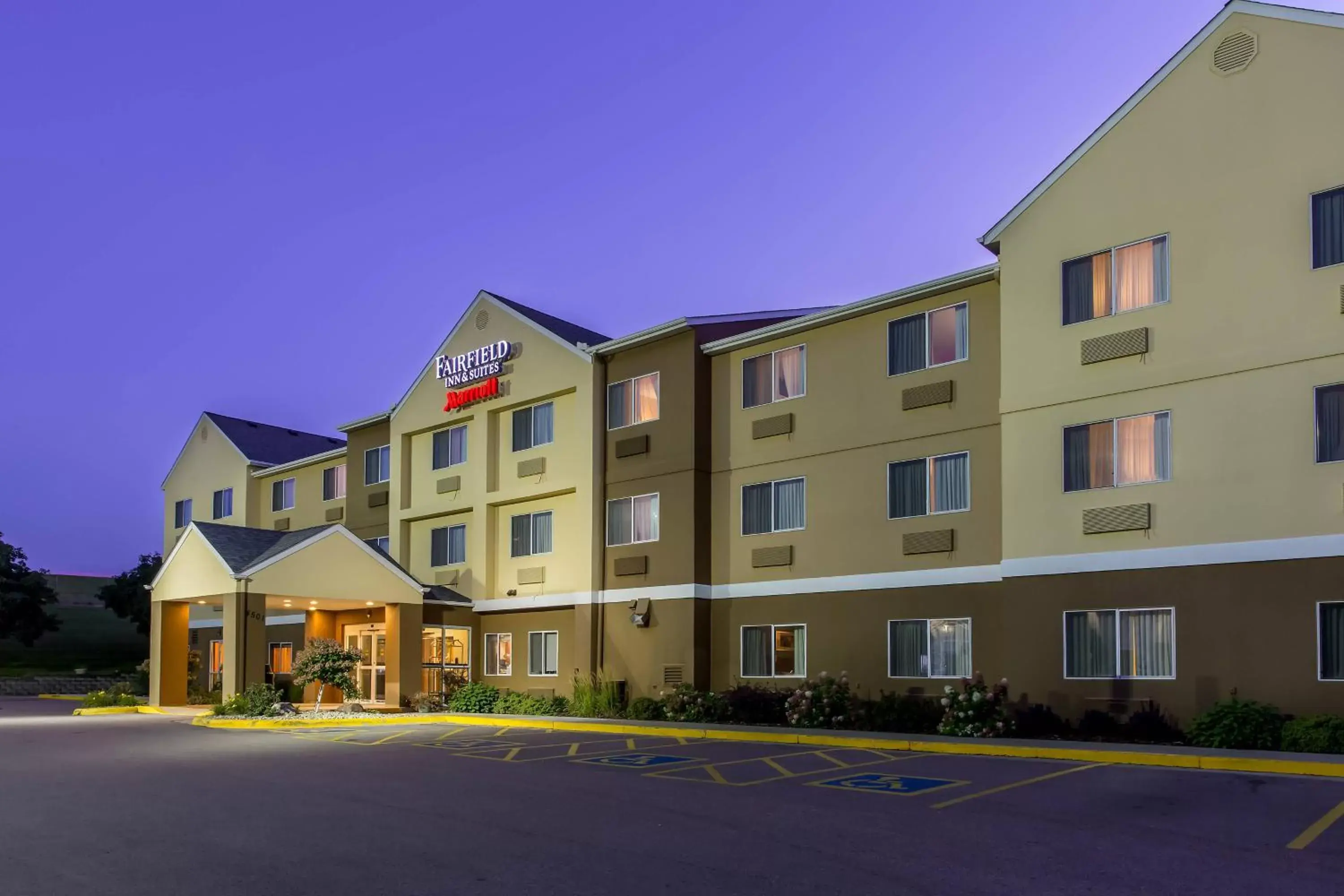 Property Building in Fairfield Inn & Suites Sioux Falls