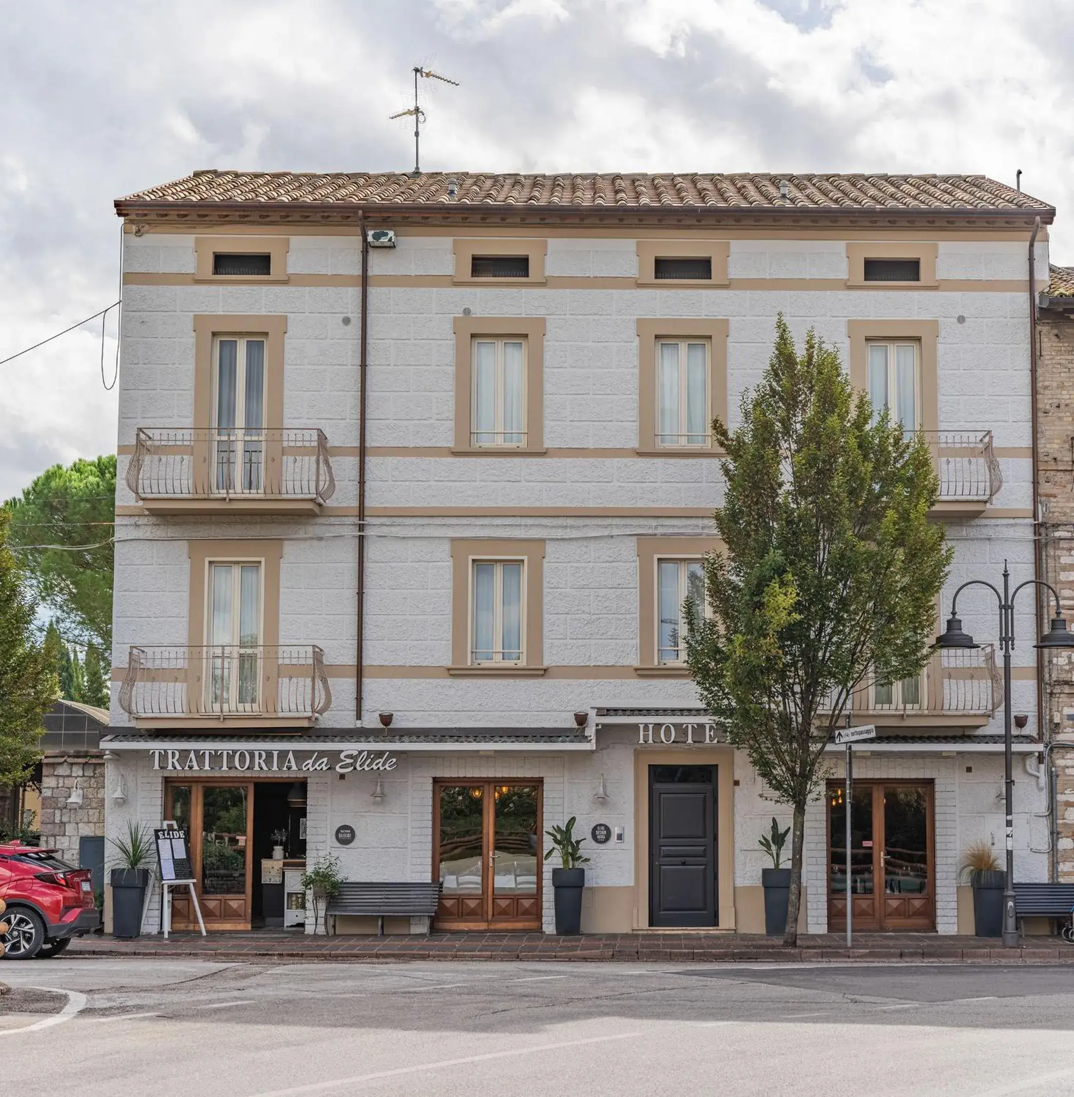 Property Building in Hotel Da Elide