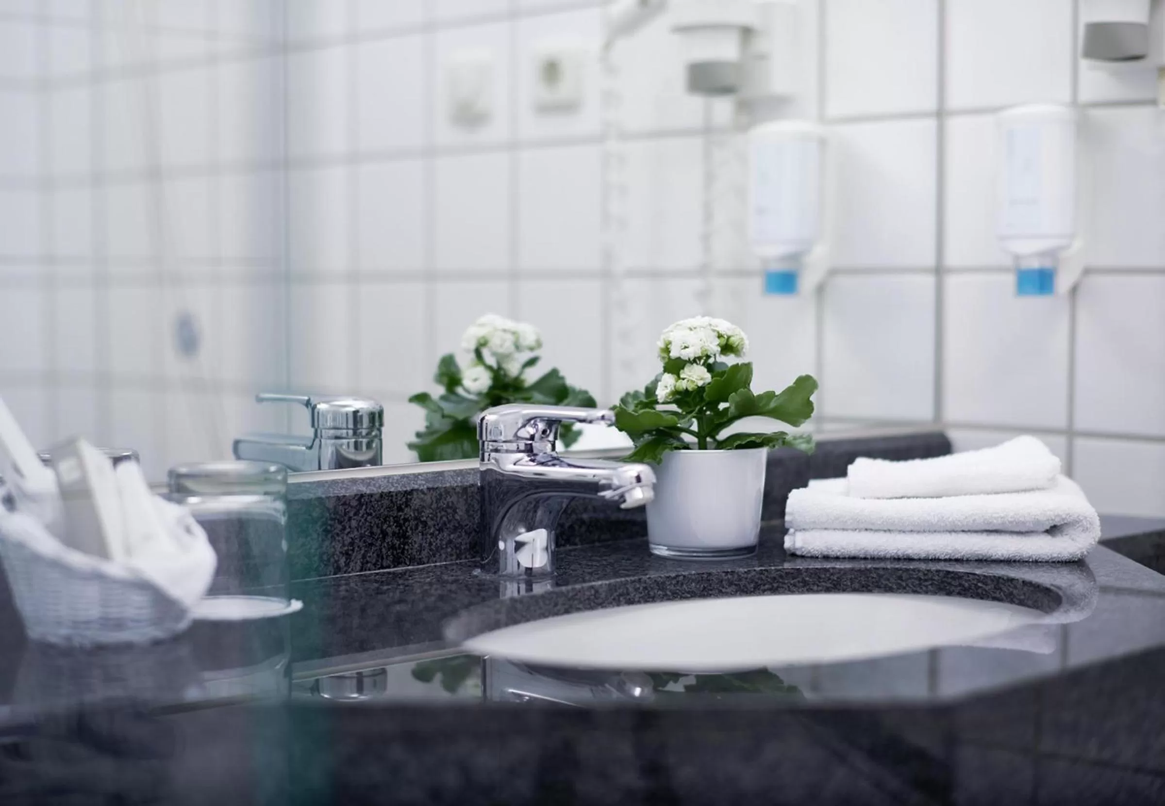 Bathroom in Sachsenpark-Hotel