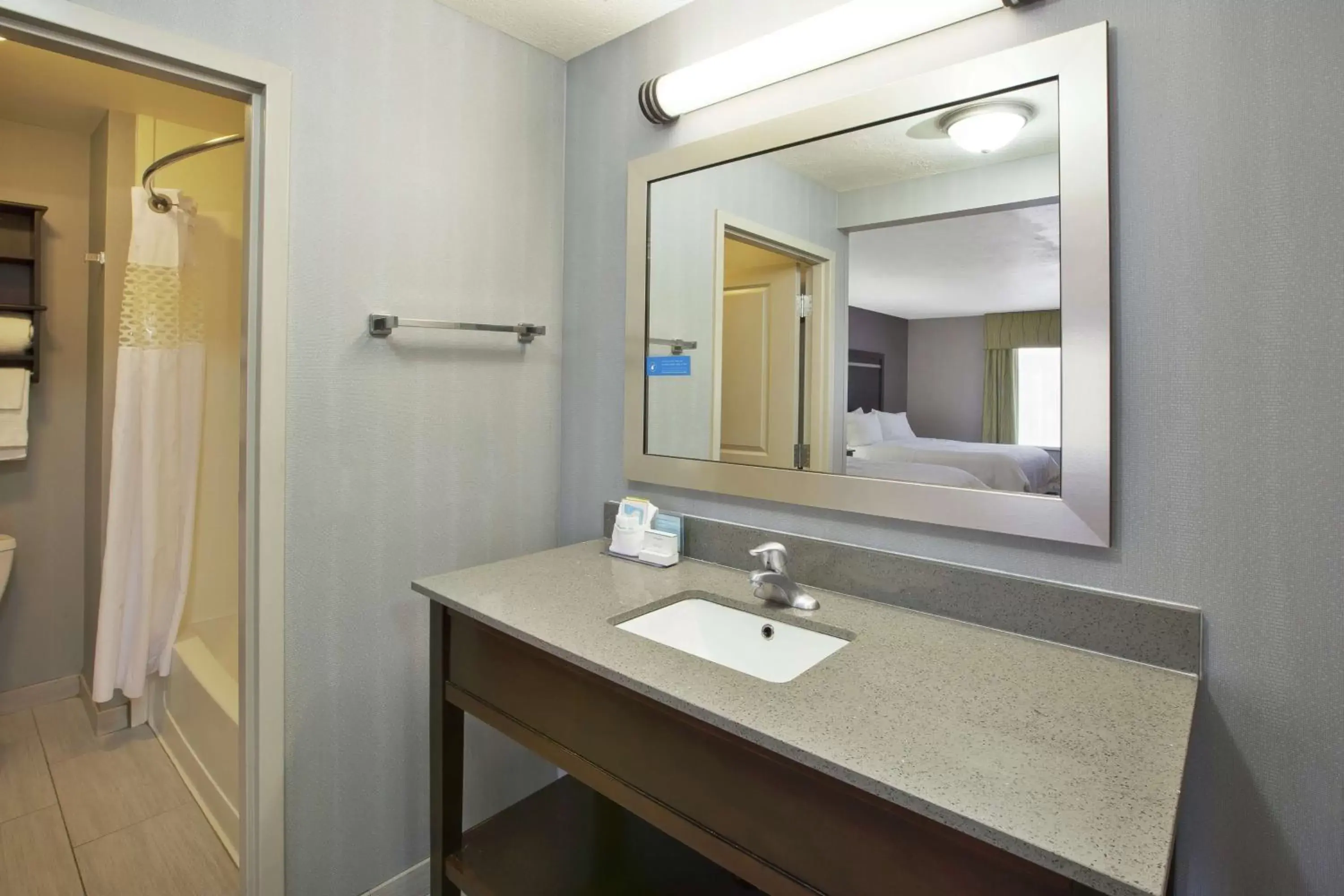 Bathroom in Hampton Inn & Suites - Elyria