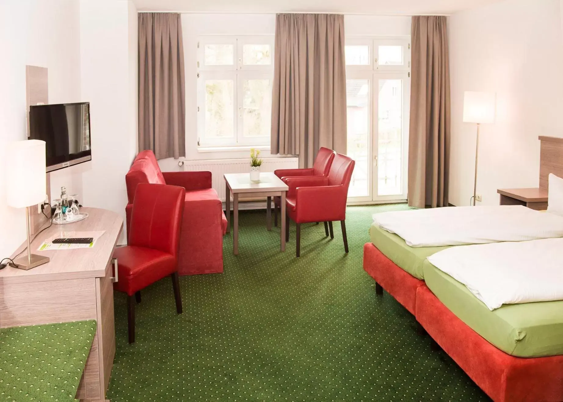 Deluxe Double or Twin Room with Balcony in Gasthof Scharfe Kurve Deluxe Double or Twin Room with Balcony in Gasthof Scharfe Kurve