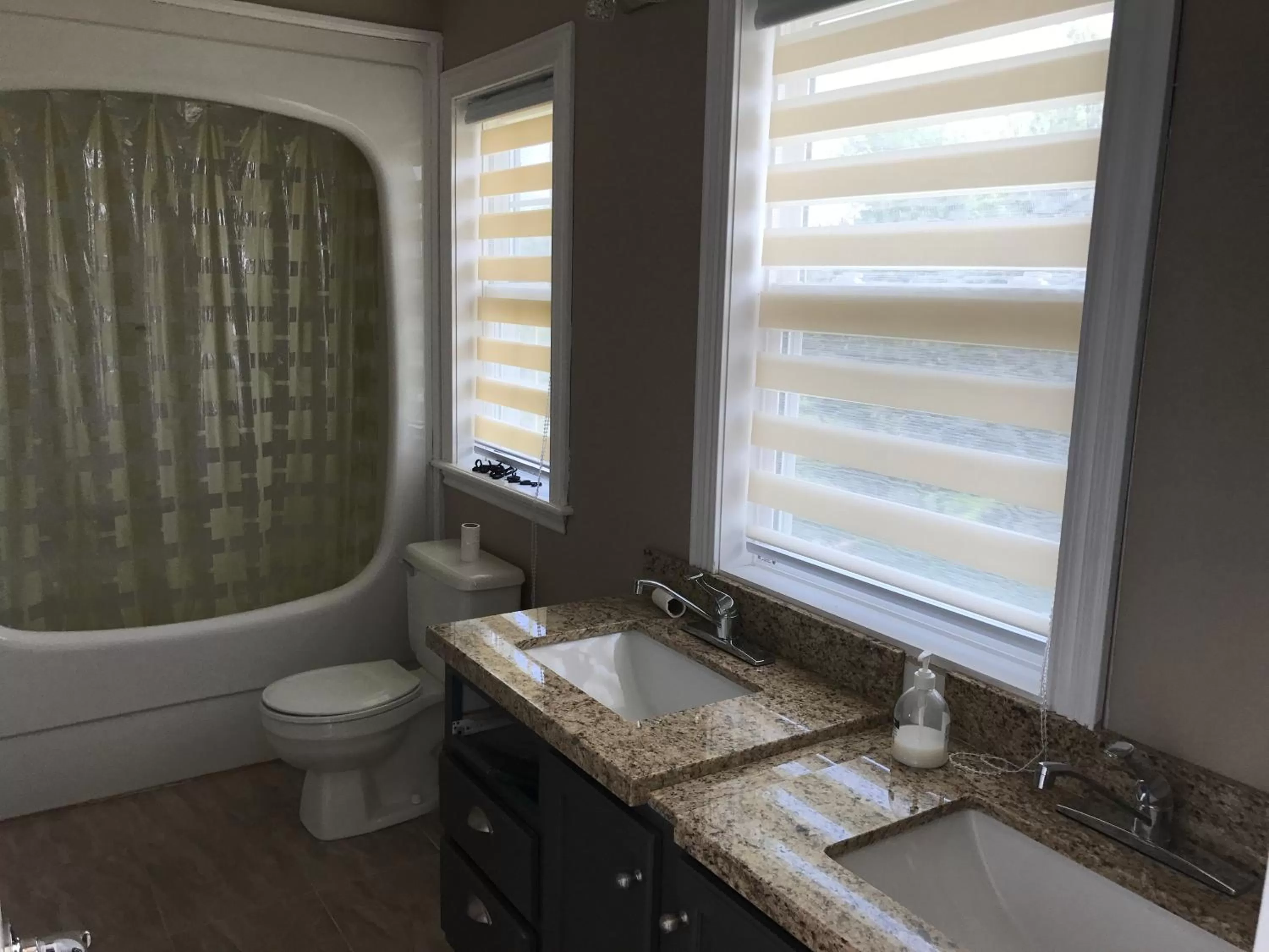 Bathroom in Seaview White House